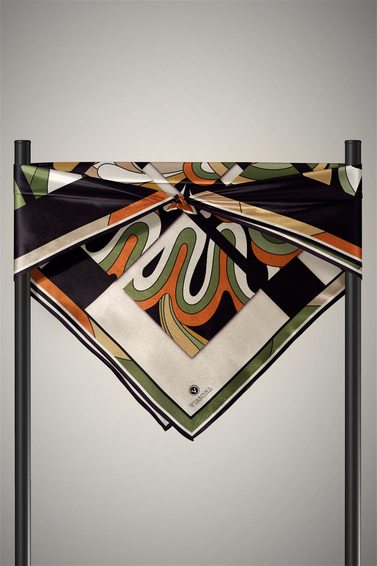 % 57 İPEK % 43 VİSKON Twill İpek Geometrik Desenli Taba - Haki Renkli 90x90 Dikim Şekli : El Dikişi Eşarp