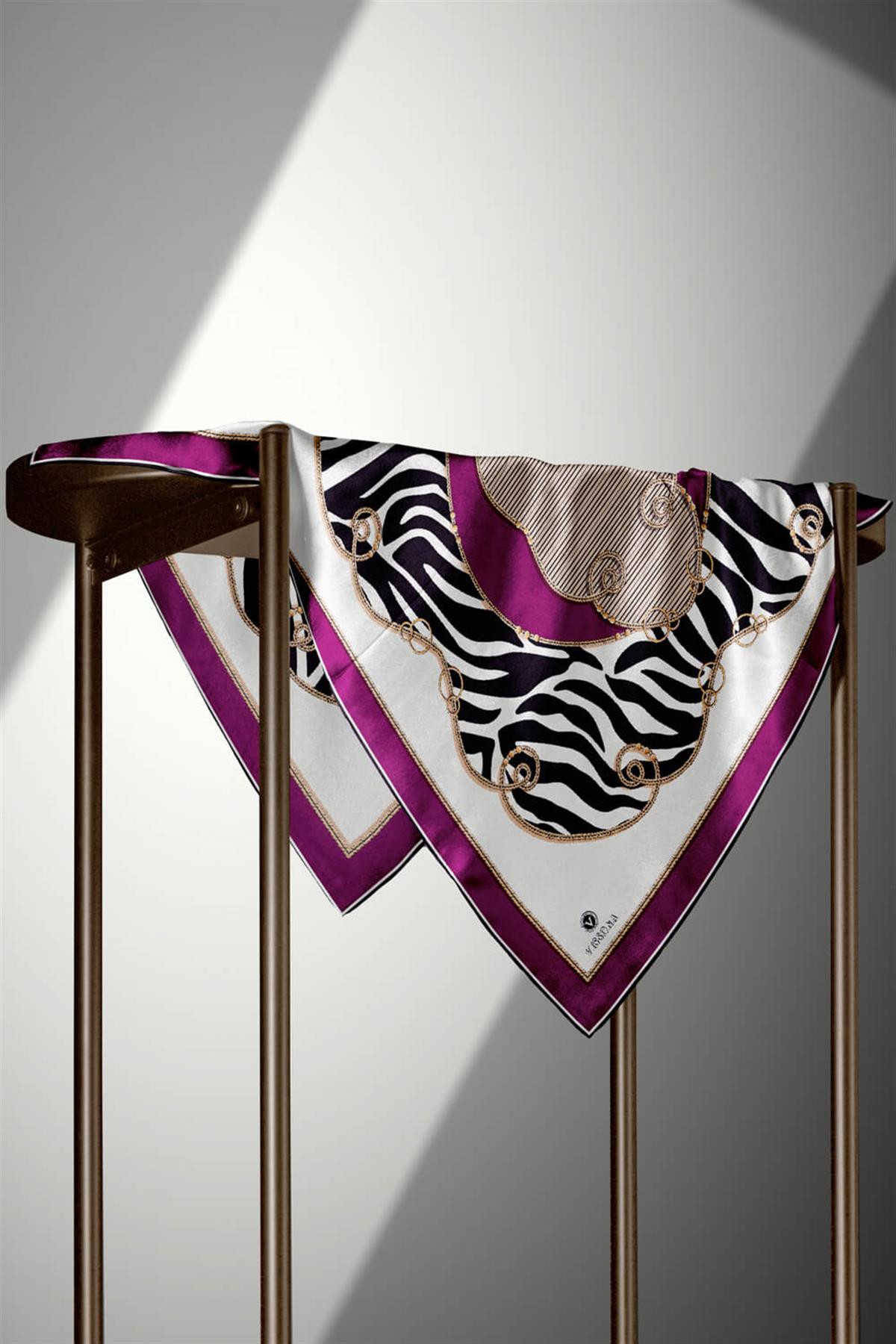 %100 Twill İpek Zincirli Ve Zebra Desenli Mürdüm - Bej Renkli 90x90 Eşarp Dikim Şekli : El Dikişi