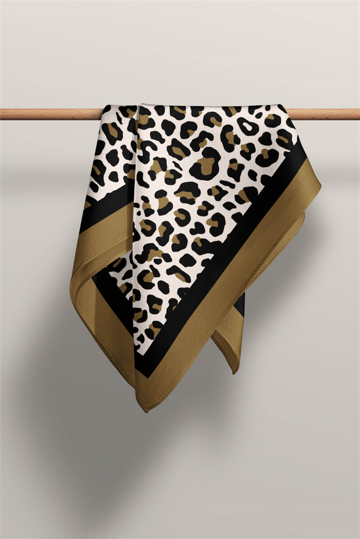 E31 Kadın Kahve Siyah Benek Desenli 50x50 Bandana HYL DG01356-22