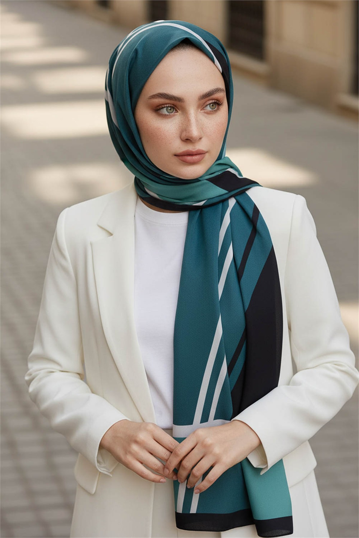 KREP GEOMETRIK DESENLİ PETROL YEŞİLİ RENKLİ 75X195 KIRIŞMAZ ŞAL