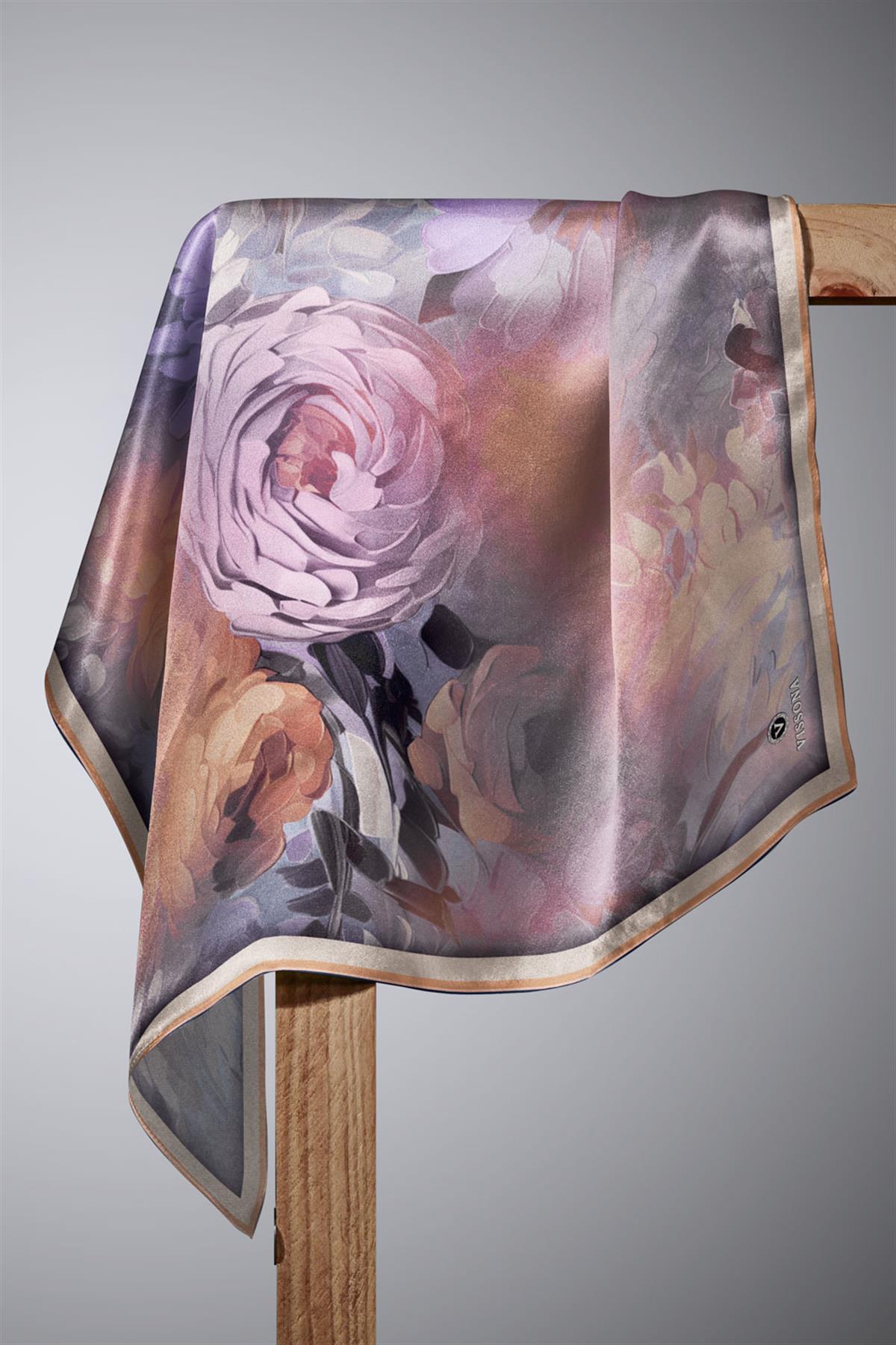 %100 Twill İpek Dumanlı Çiçek Desenli Somon - Lila Renkli 90x90 Eşarp Kenar Dikiş Şekli El Dikişli