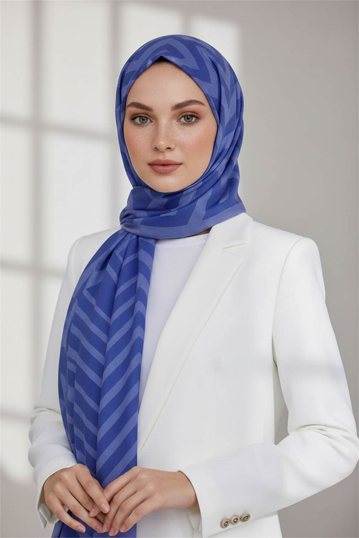 KREP ZİGZAG DESENLİ İNDİGO RENKLİ 75X195 KIRIŞMAZ ŞAL
