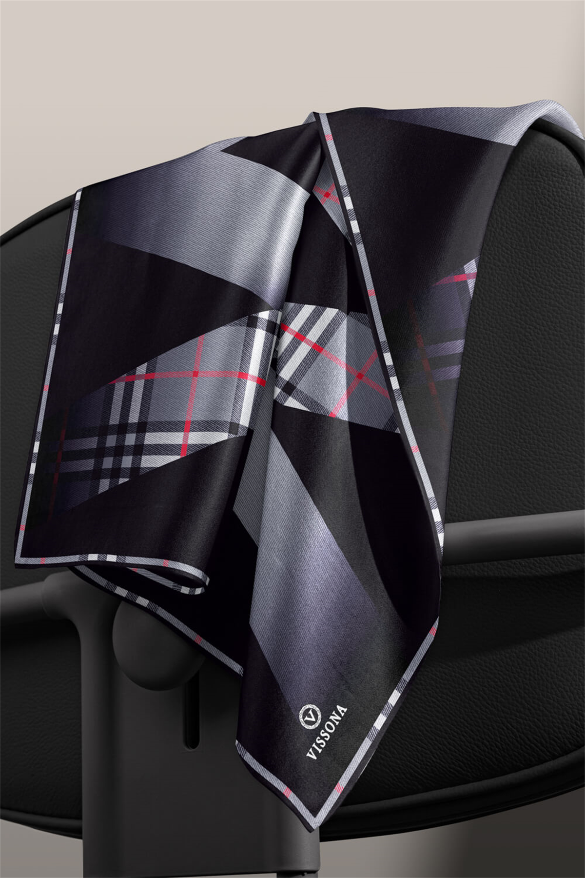 % 57 İPEK % 43 VİSKON Twill İpek Ekose Desenli Gri - Siyah Renkli 90x90 Eşarp Dikim Şekli : El Dikişi