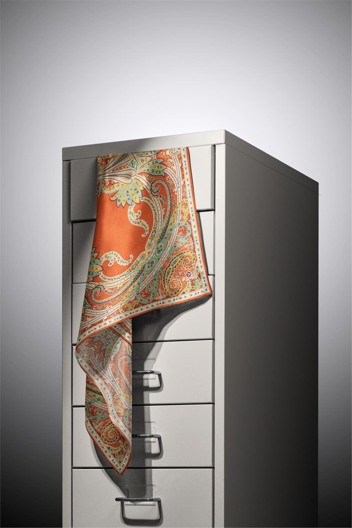 %100 Twill İpek Şal Desenli Taba Renkli 90x90 Eşarp Dikim Şekli : El Dikişi