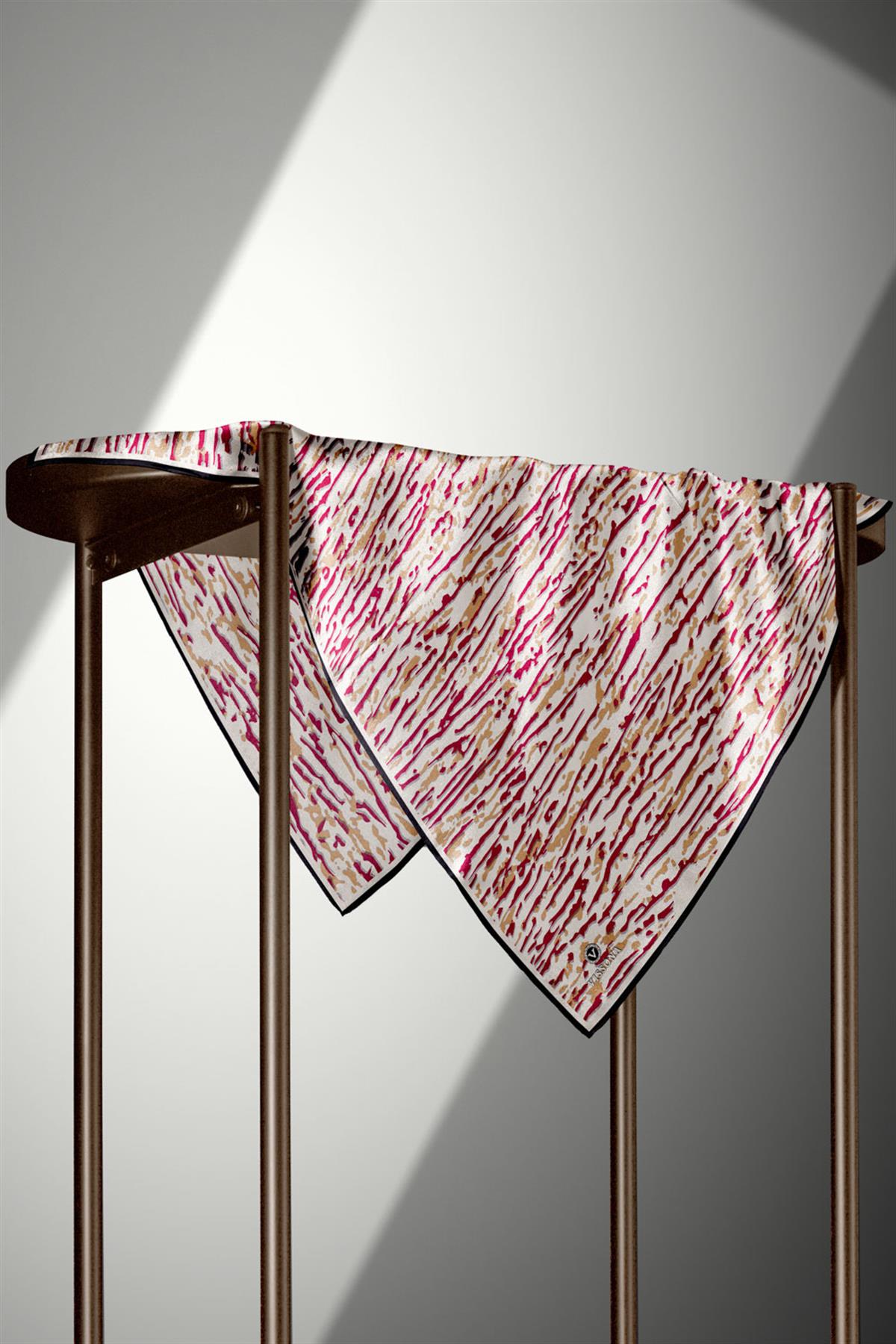 %100 Twill İpek Çizgi Desenli Krem - Bordo Renkli 90x90 Eşarp Dikim Şekli : El Dikişi