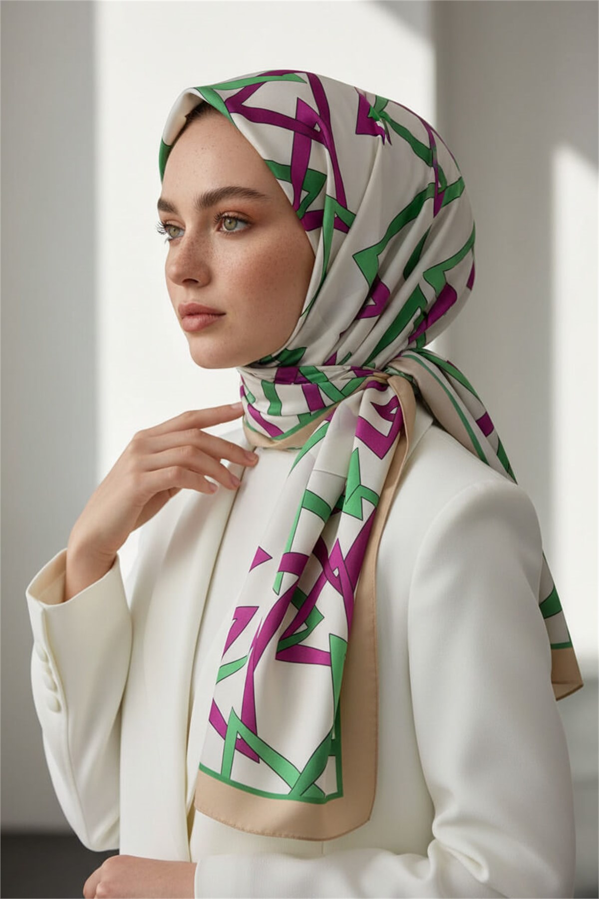 KREP GEOMETRİK DESENLİ BEJ RENKLİ 75X195 KIRIŞMAZ ŞAL