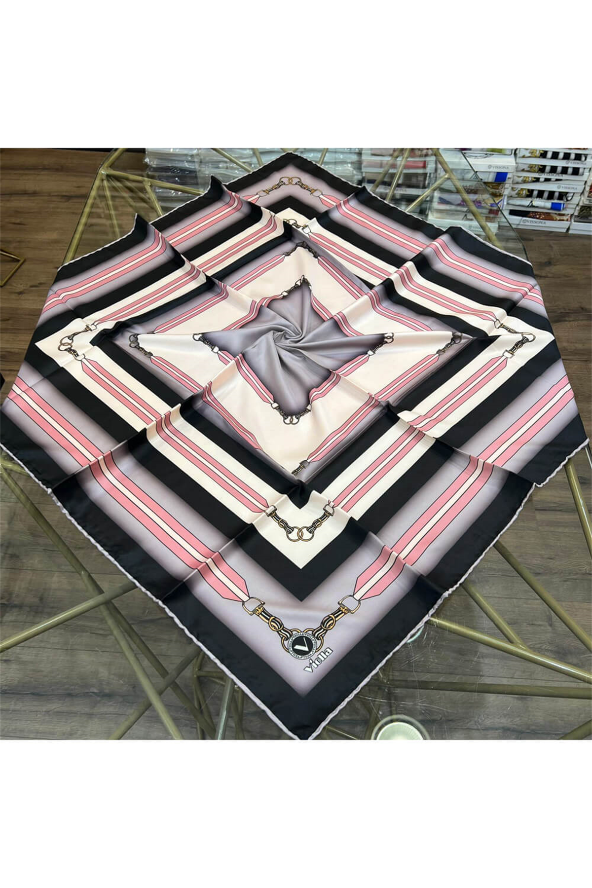 Twill Kemer Desenli Gri - Pudra Renkli 90x90 Eşarp (İpek İçermez) Dikim Şekli : El Dikişi