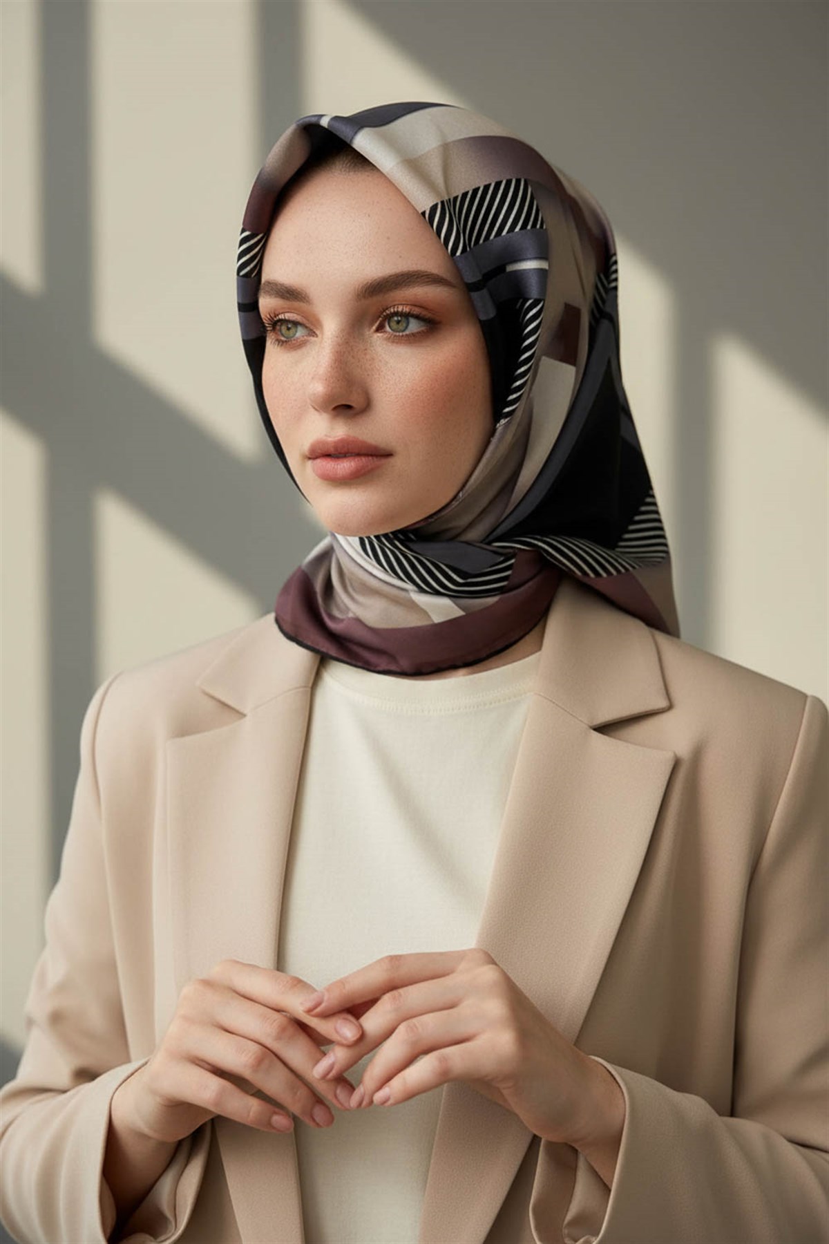 %100 Twill İpek Zebra Desenli Bej - Pudra Renkli 90x90 Eşarp Dikim Şekli : El Dikişi