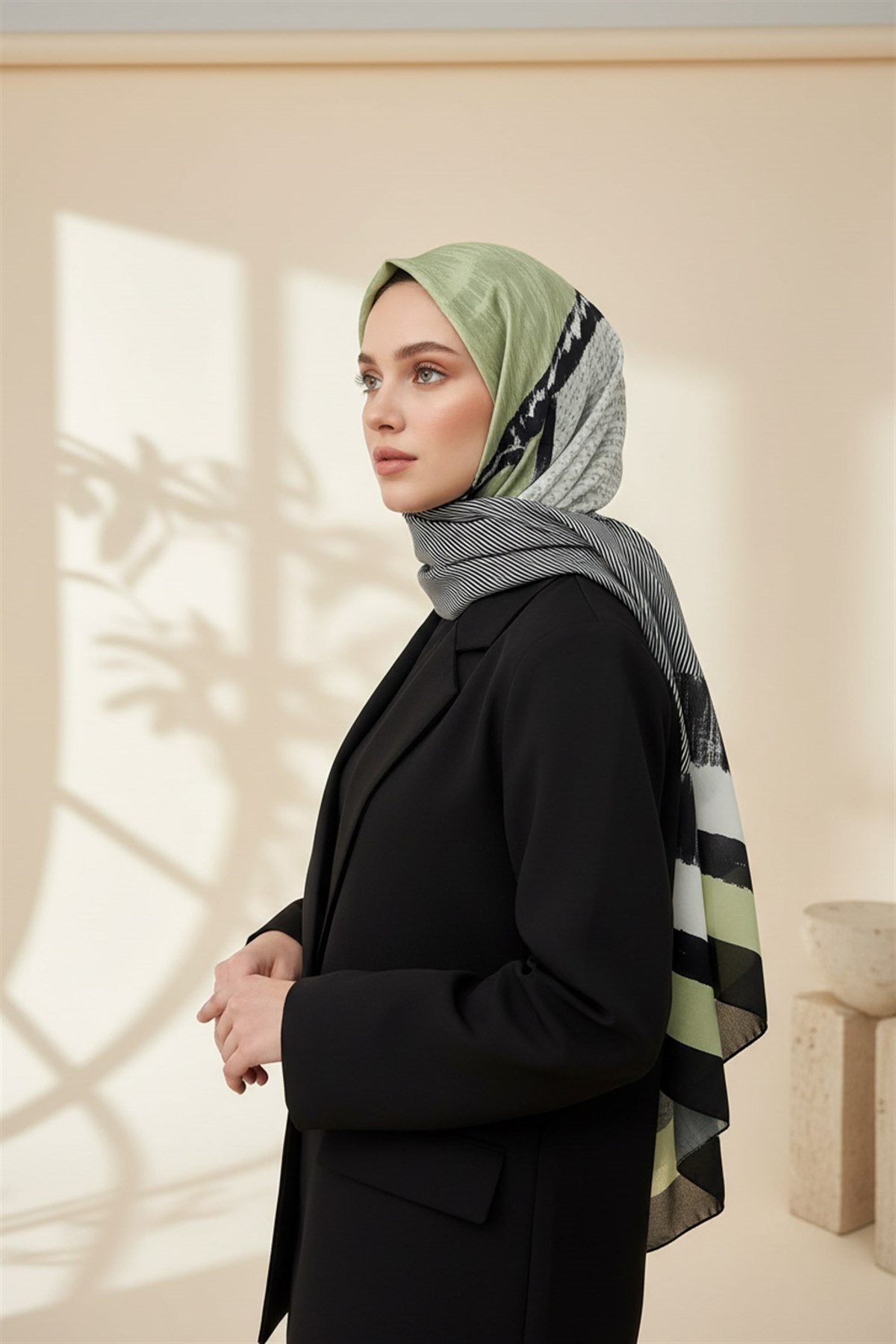 %100 Saf İpek Şal İnce Saten Vual Dokuma Patchwork Desenli Siyah - Fıstık Yeşili Renkli 90x210 Şal