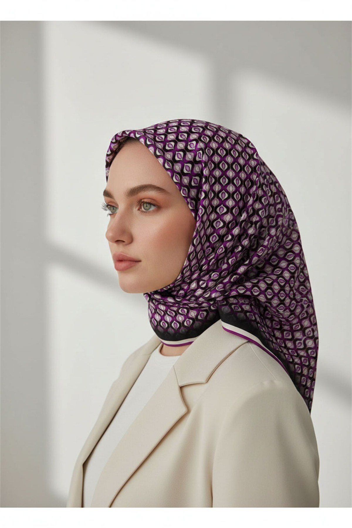 Twill Çıtır Desenli Mürdüm Renkli 90x90 Eşarp (İpek İçermez) Kenar Dikiş Şekli El Dikişli
