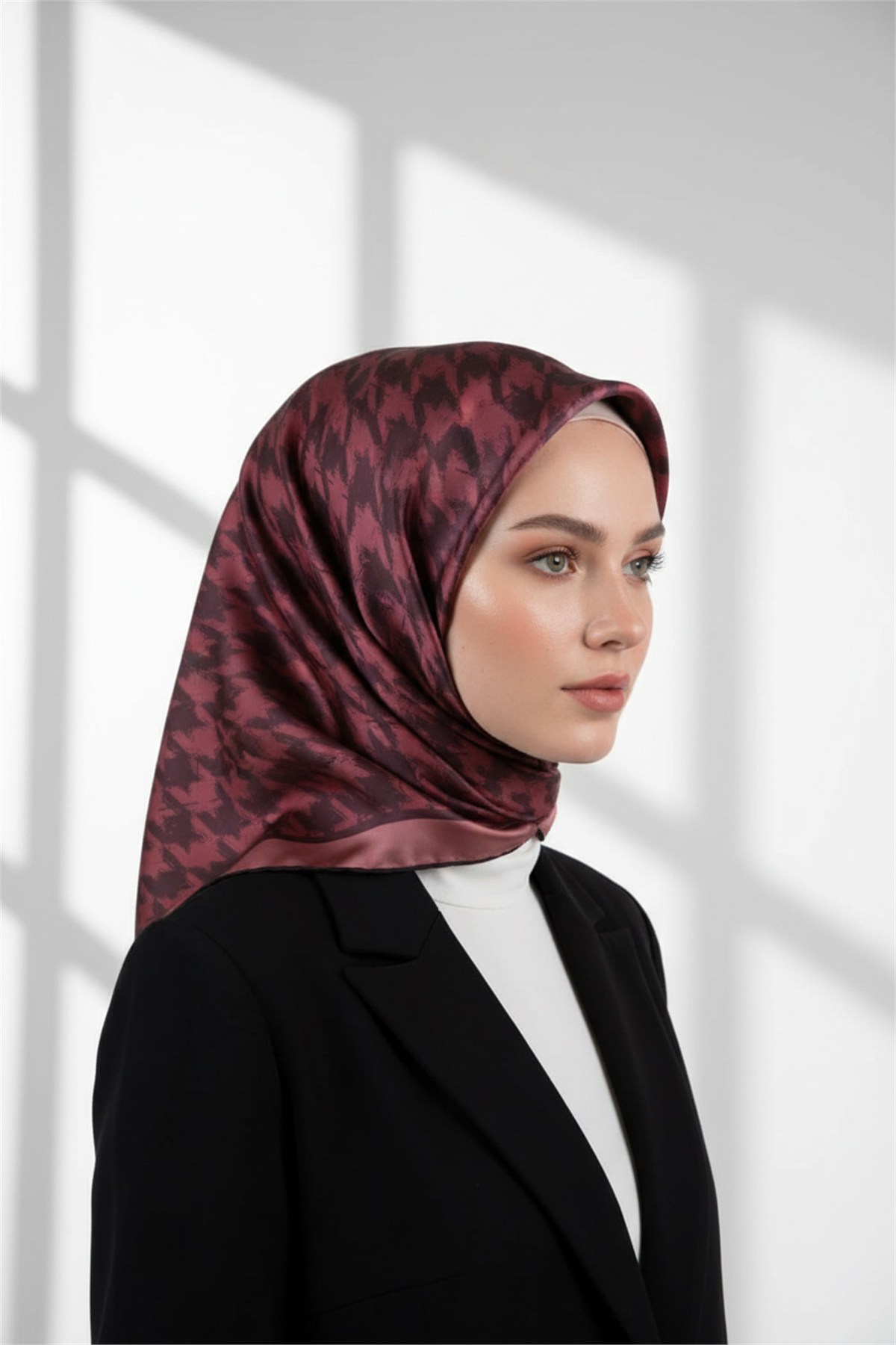 Twill Kazayağı Desenli Pudra Renkli 90x90 Eşarp (İpek İçermez) Kenar Dikiş Şekli El Dikişli