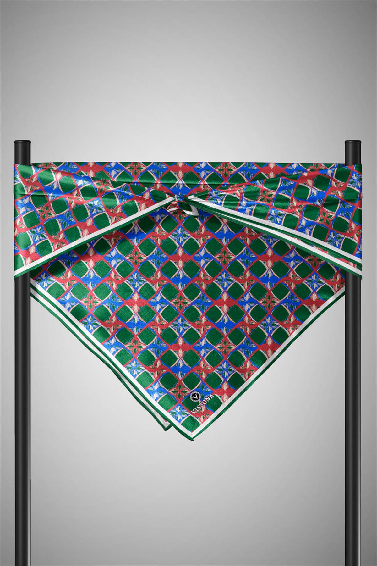 %100 Twill İpek Geometrik Desenli Zümrüt Yeşili Renkli 90x90 Eşarp Dikim Şekli : El Dikişi