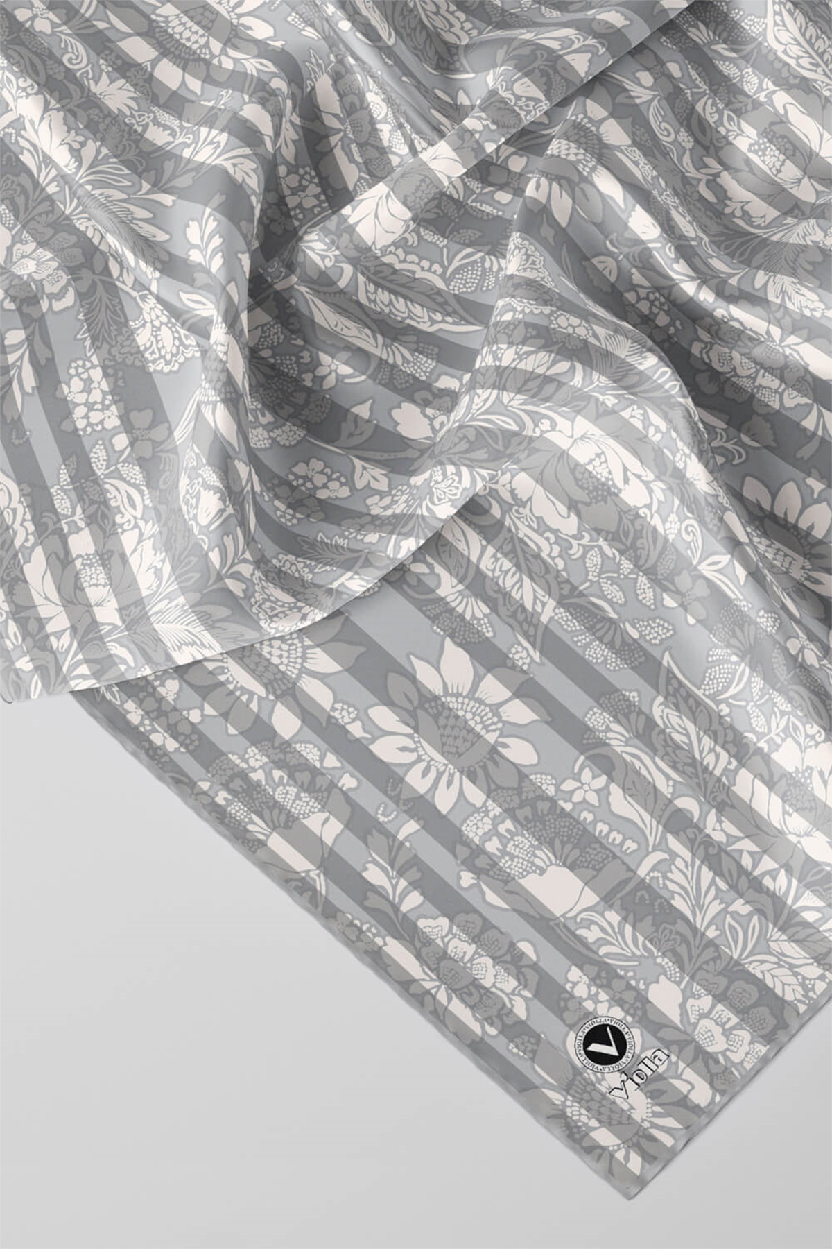 Twill Batik Şal Desenli Gri Renkli 90x90 Eşarp (İpek İçermez) Kenar Dikiş Şekli El Dikişli
