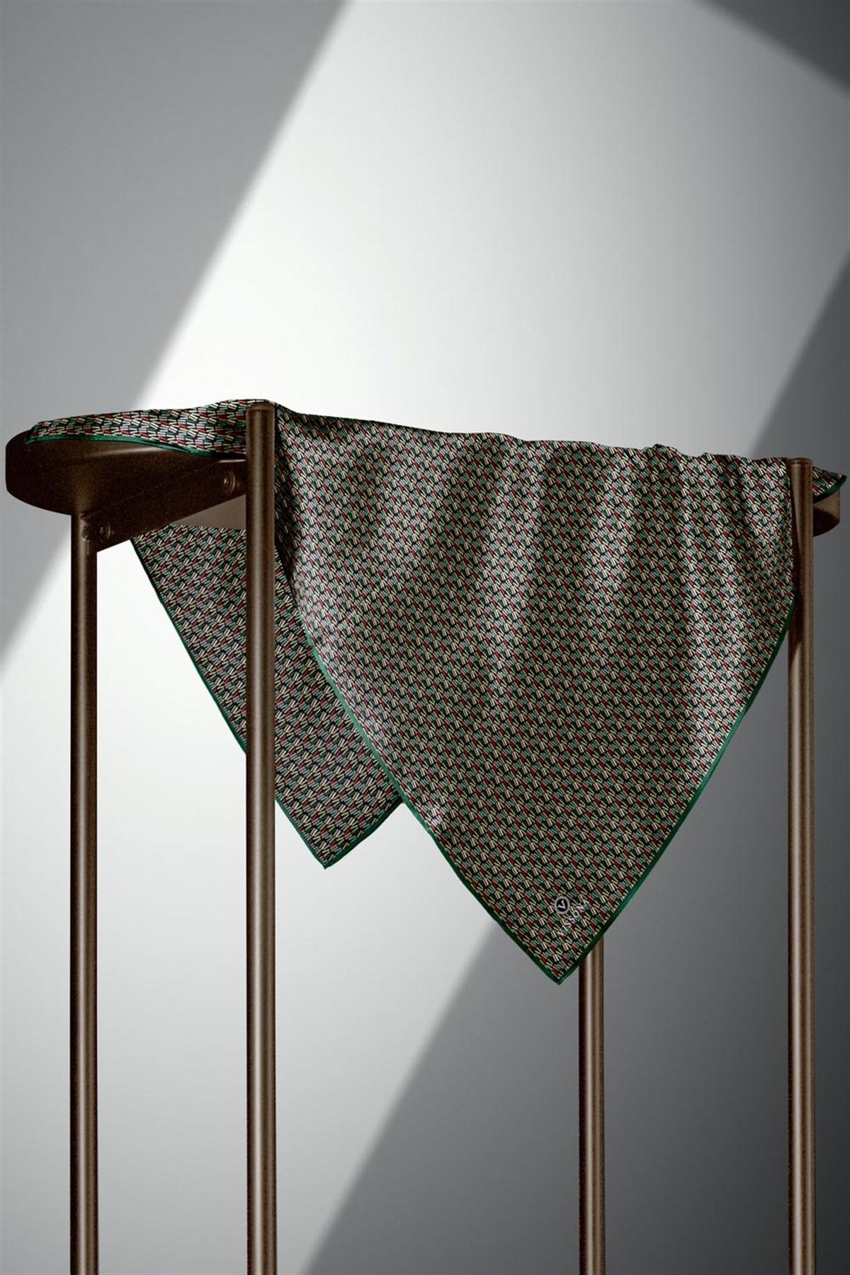 %100 Twill İpek Çizgi Desenli Siyah - Petrol Yeşili Renkli 90x90 Eşarp Dikim Şekli : El Dikişi