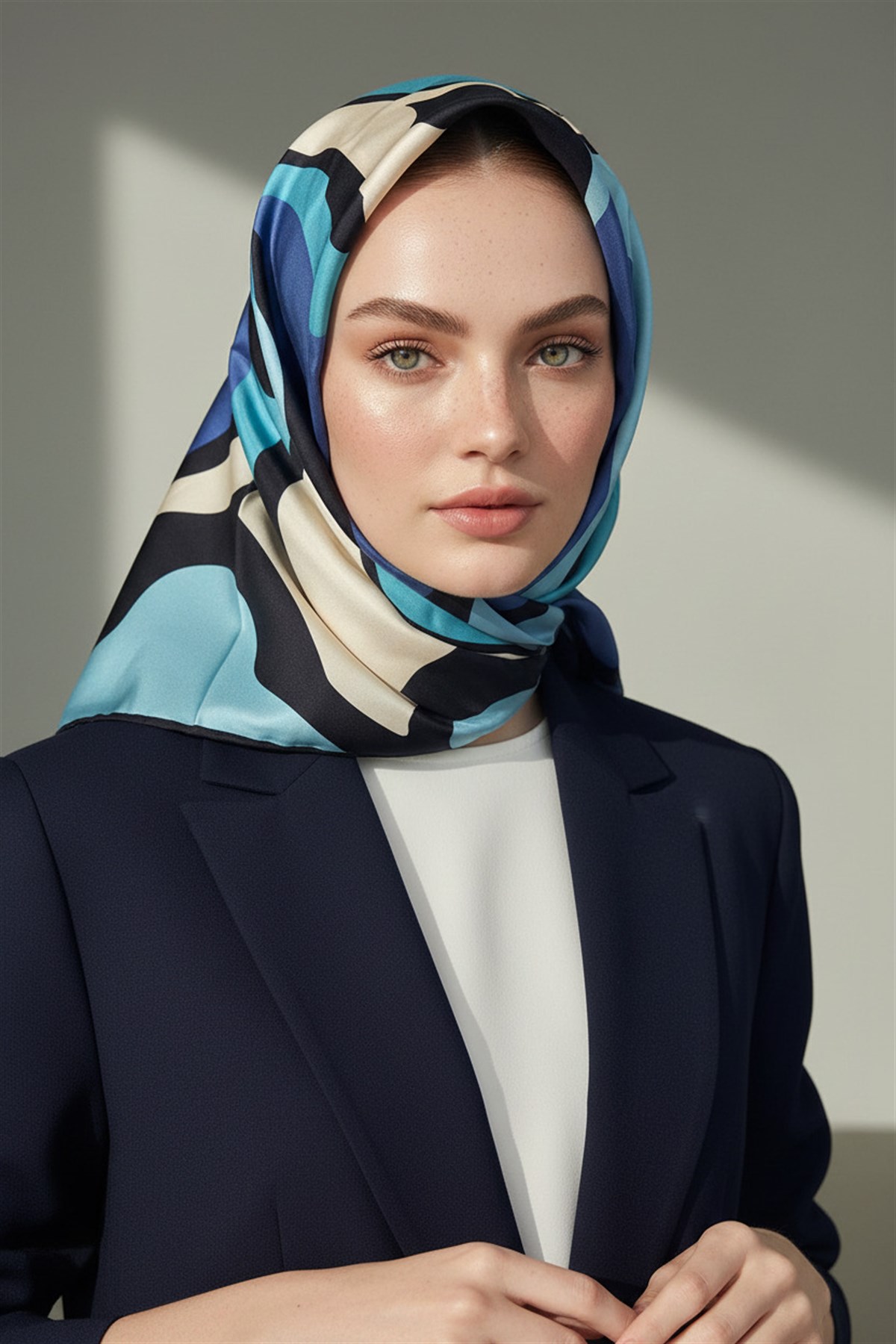 100% Twill İpek Dalga Desenli İndigo - Petrol Mavisi Renkli 90x90 Dikim Şekli : El Dikişi Eşarp