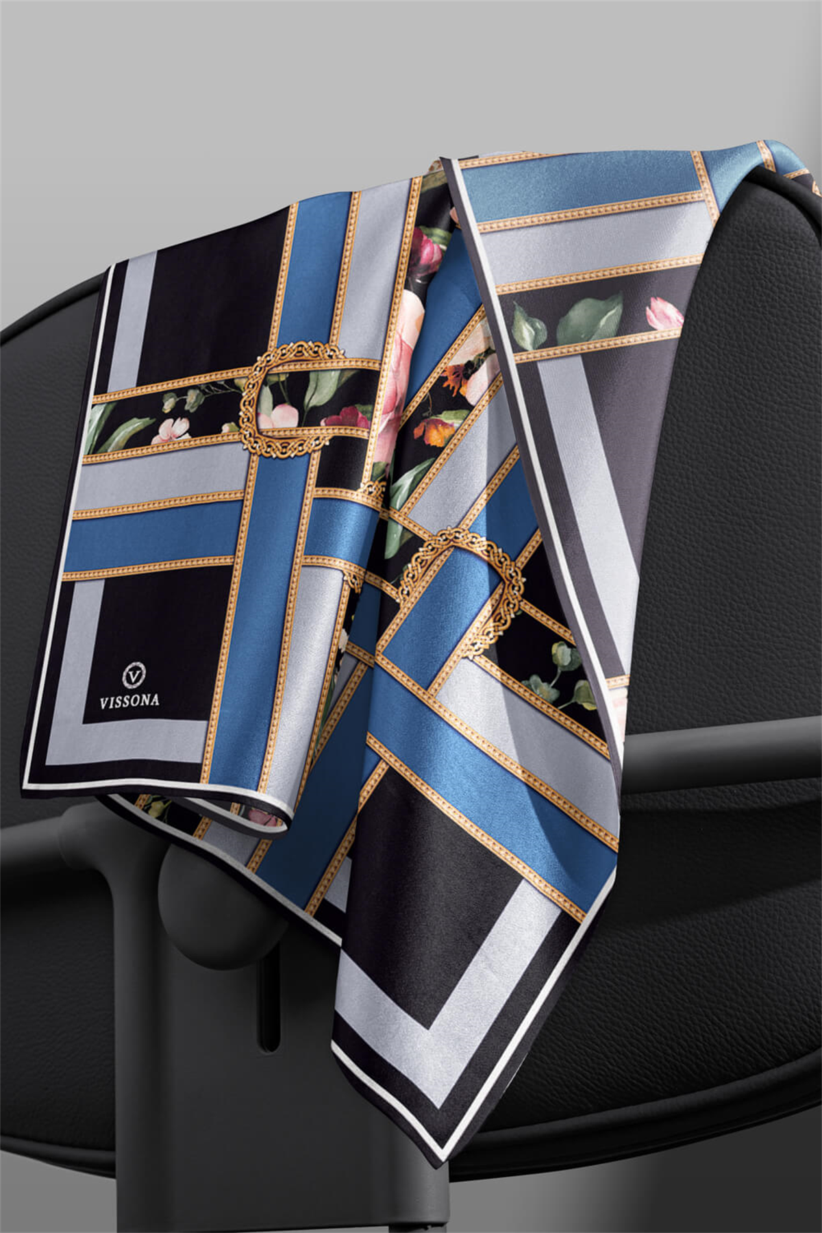 %100 Twill İpek Şeritleri Kemerli Ve Çiçek Desenli İndigo - Gri Renkli 90x90 Eşarp Dikim Şekli : El Dikişi