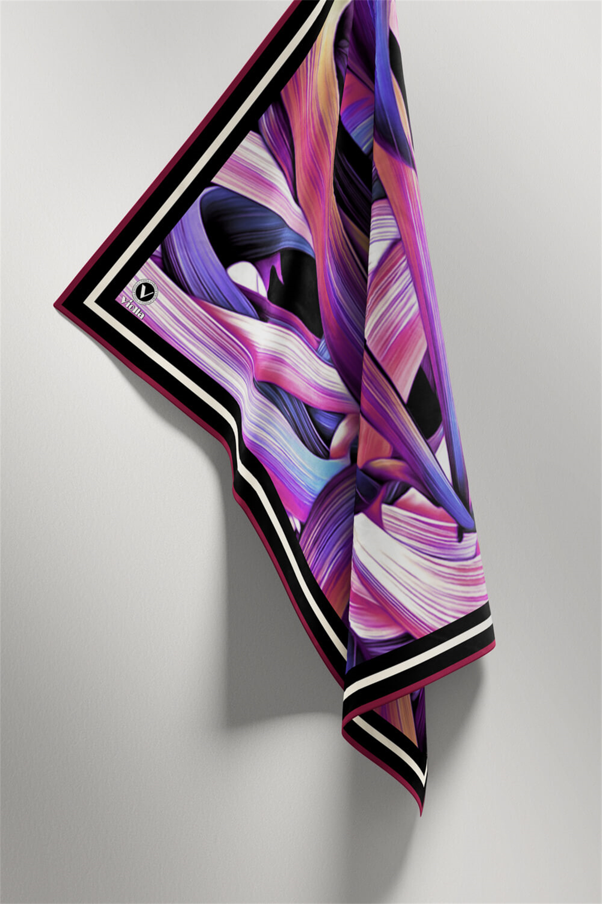 Twill Kare Desenli Mürdüm Renkli 90x90 Dikim Şekli : El Dikişi Eşarp (İpek İçermez)
