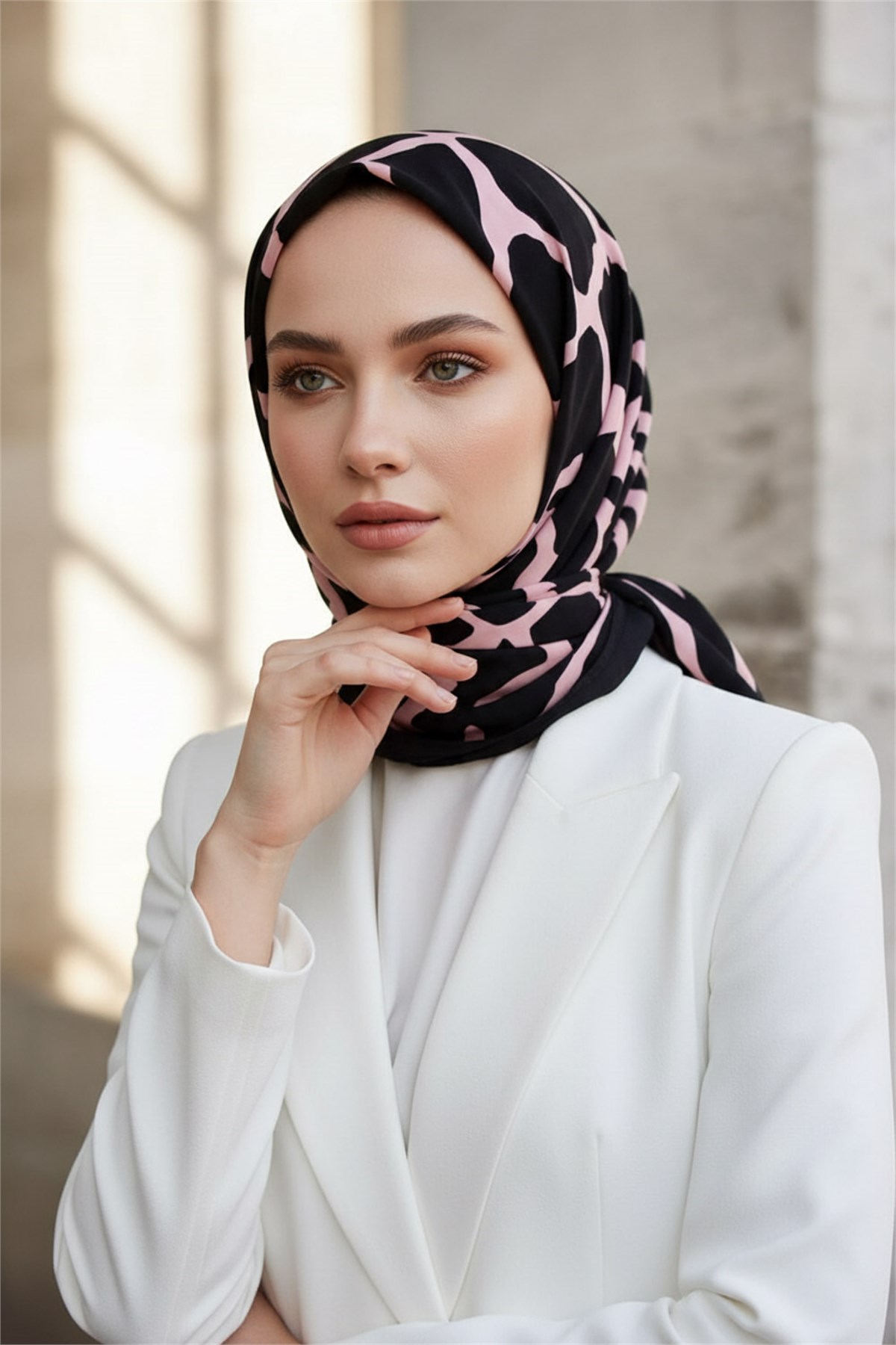 KREP TAŞ DESENLİ SİYAH - PUDRA RENKLİ 75X195 KIRIŞMAZ ŞAL