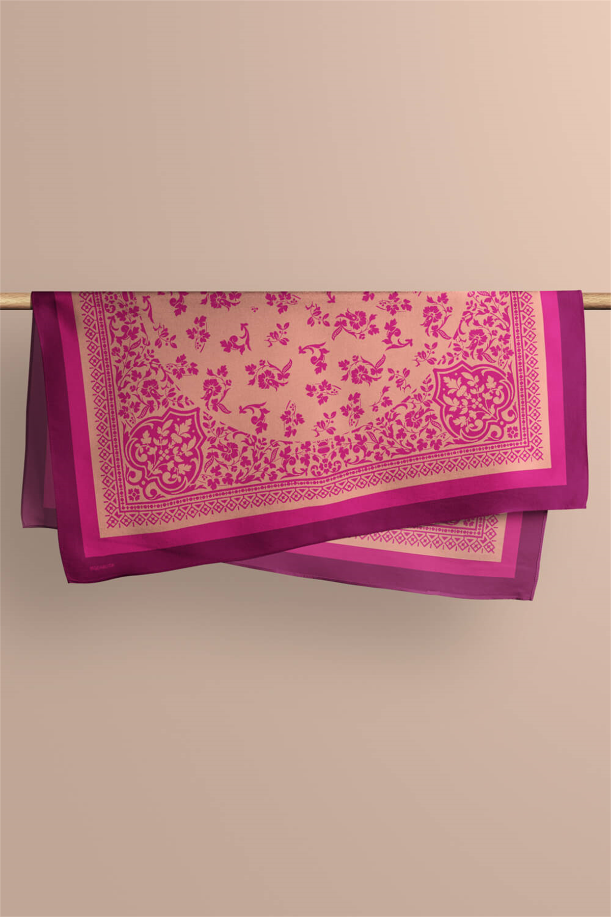 E110 Kadın Vintage Desenli Bandana 50x50 Pembe DG0206-22 Snz