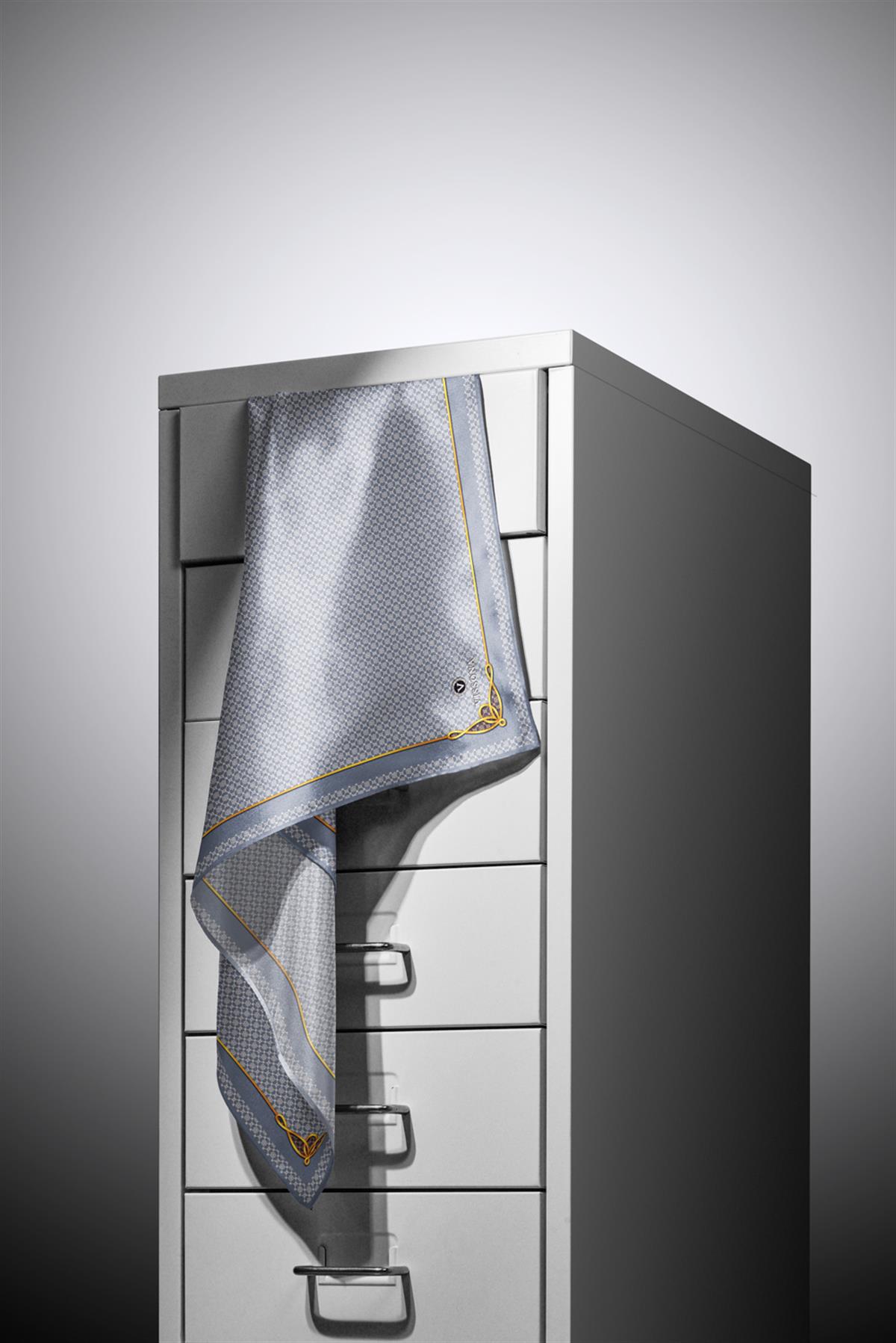 %100 Twill İpek Minik Motif Desenli Gri - Krem Renkli 90x90 Eşarp Dikim Şekli : El Dikişi