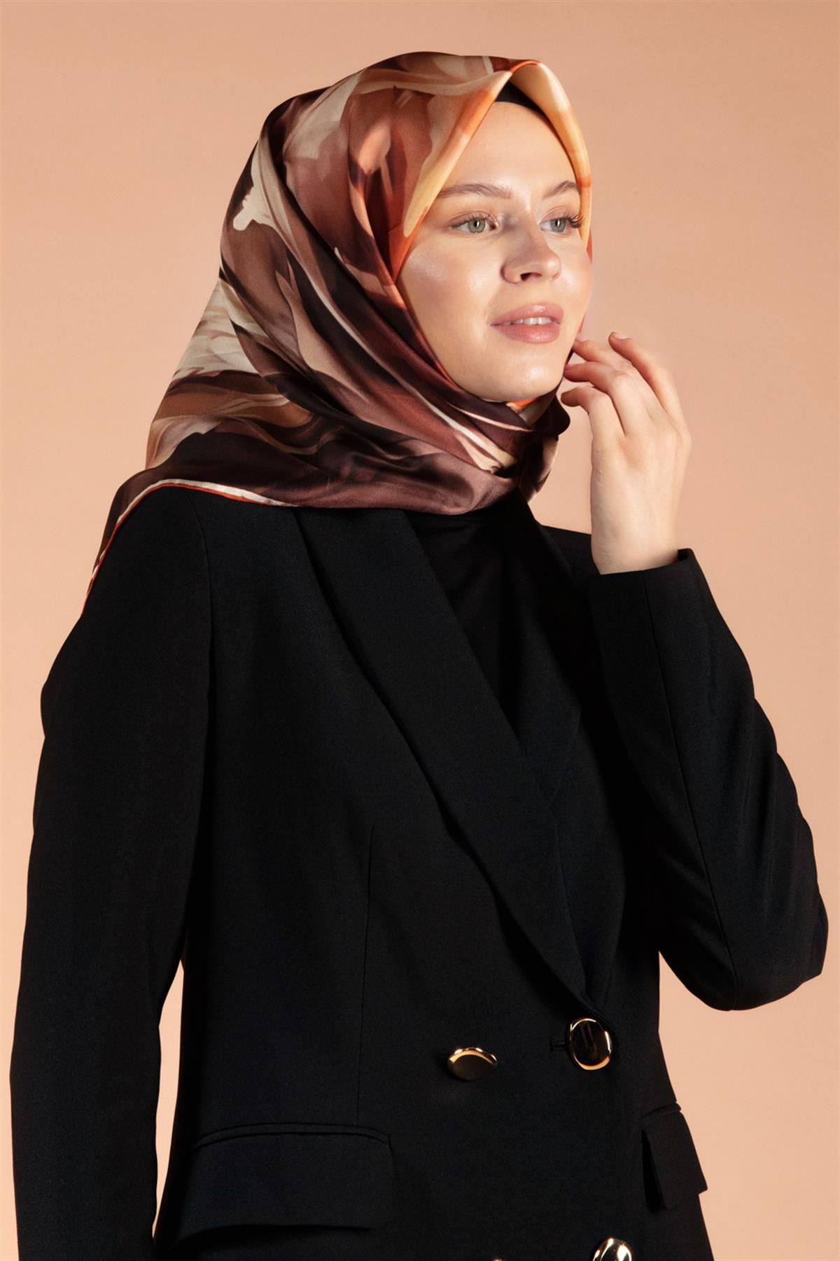 %100 Twill İpek Yaprak Desenli Taba - Hardal Renkli 90x90 Eşarp Dikim Şekli : El Dikişi