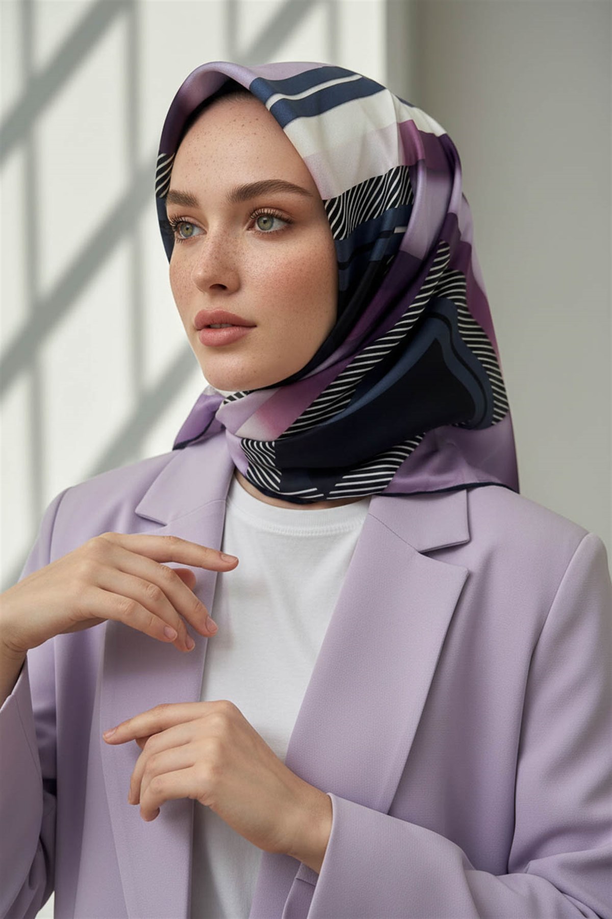 %100 Twill İpek Zebra Desenli Lila - Lacivert Renkli 90x90 Eşarp Dikim Şekli : El Dikişi