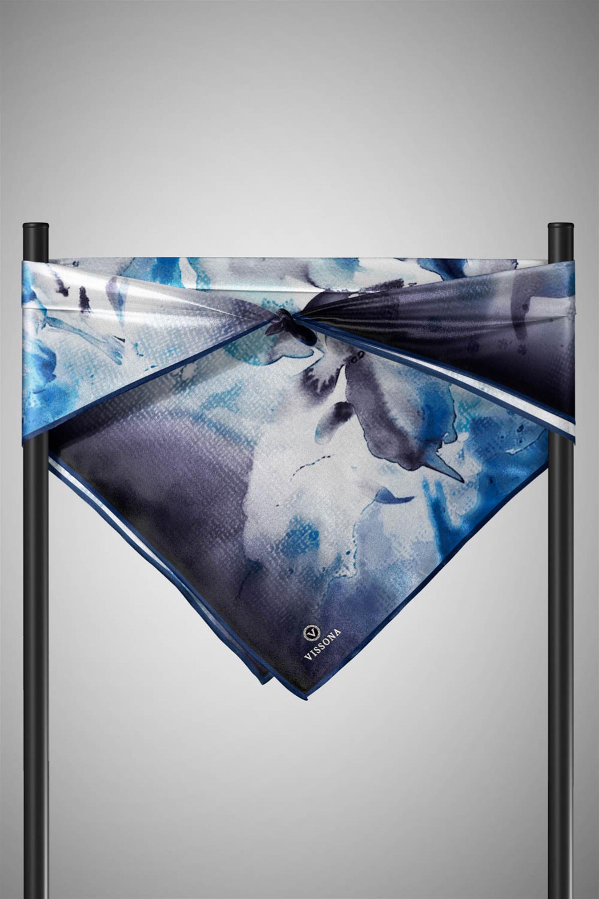 %100 Twill İpek Suluboya Çiçek Desenli Lacivert - İndigo Renkli 90x90 Eşarp Dikim Şekli : El Dikişi