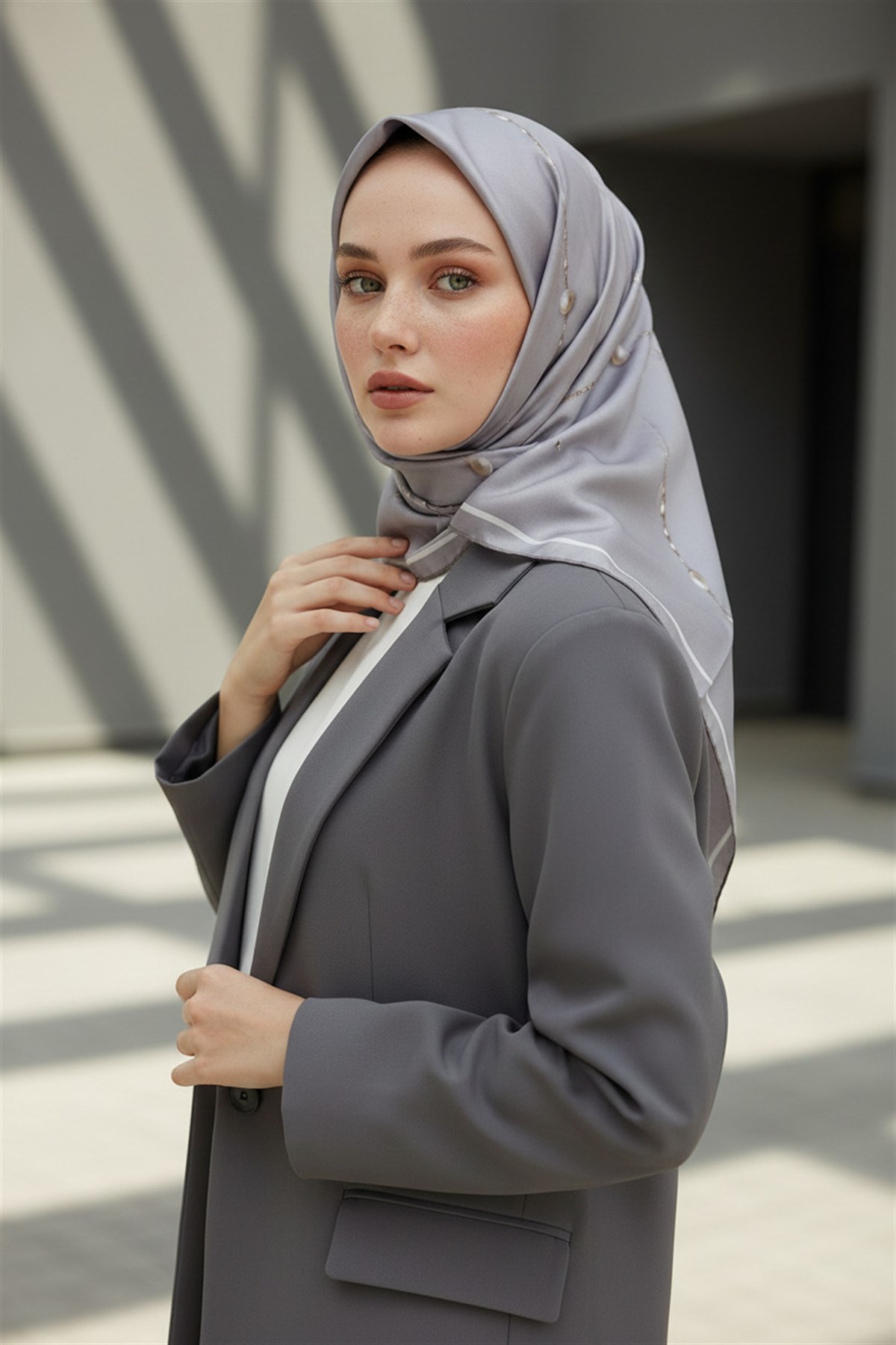 %100 Twill İpek İnci Desenli 90x90 Eşarp Dikim Şekli : El Dikişi