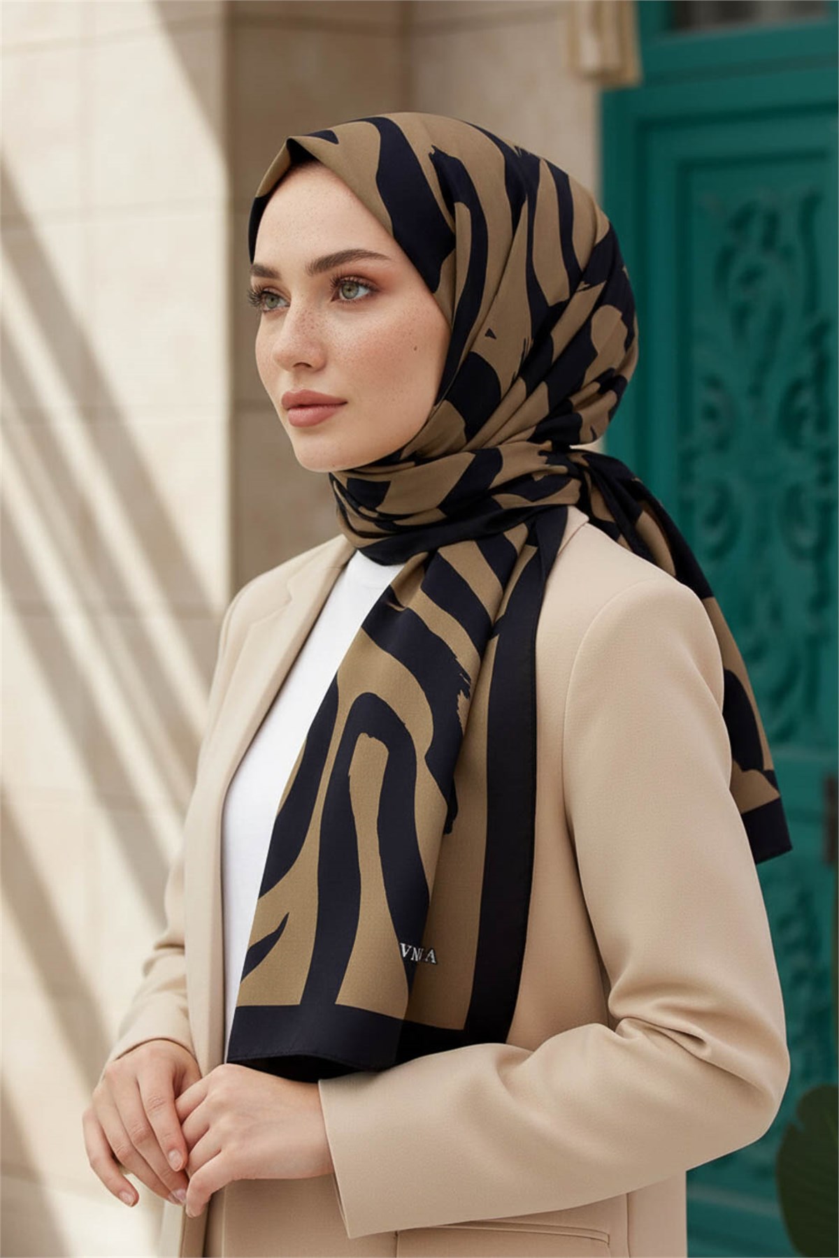 KREP FIRÇA DARBESİ DESENLİ BEJ RENKLİ 75X195 KIRIŞMAZ ŞAL