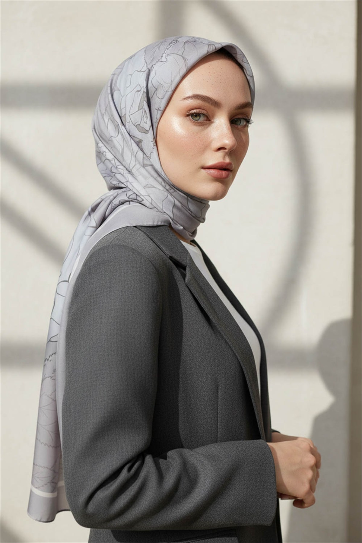 KREP ÇİÇEK DESENLİ GRİ RENKLİ 75X195 KIRIŞMAZ ŞAL