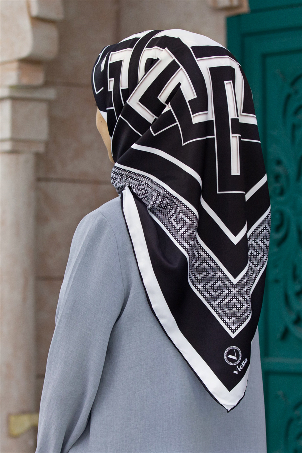 Twill Çizgili Sonsuzluk Düğümü Desenli Siyah Renkli 90x90 Eşarp (İpek İçermez)