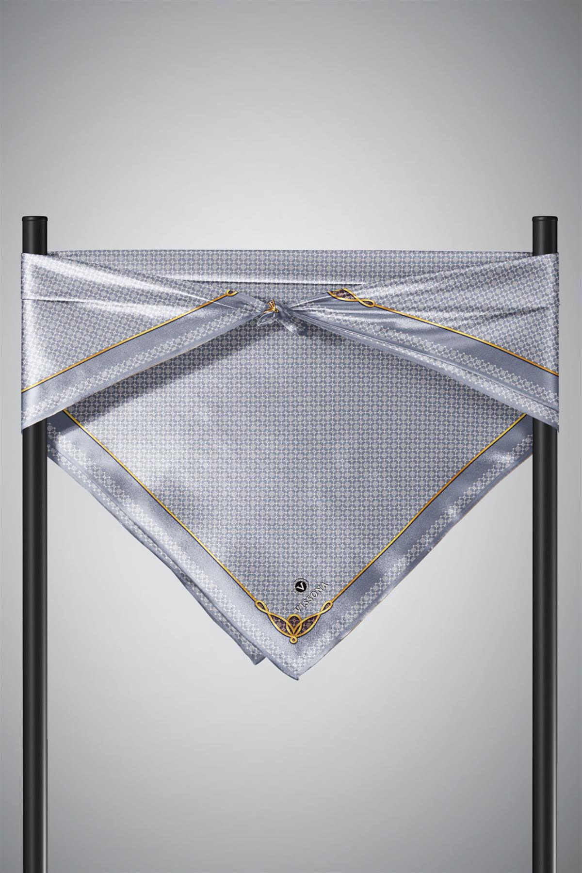%100 Twill İpek Minik Motif Desenli Gri - Krem Renkli 90x90 Eşarp Dikim Şekli : El Dikişi