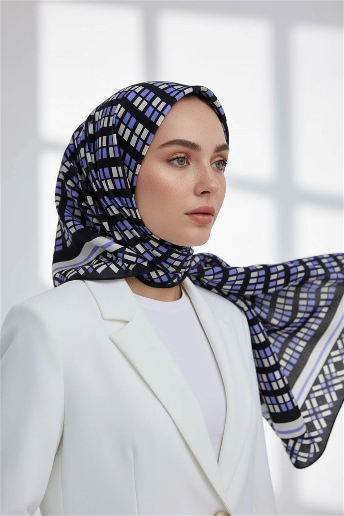KREP KARE DESENLİ BEBE MAVİSİ RENKLİ 75X195 KIRIŞMAZ ŞAL