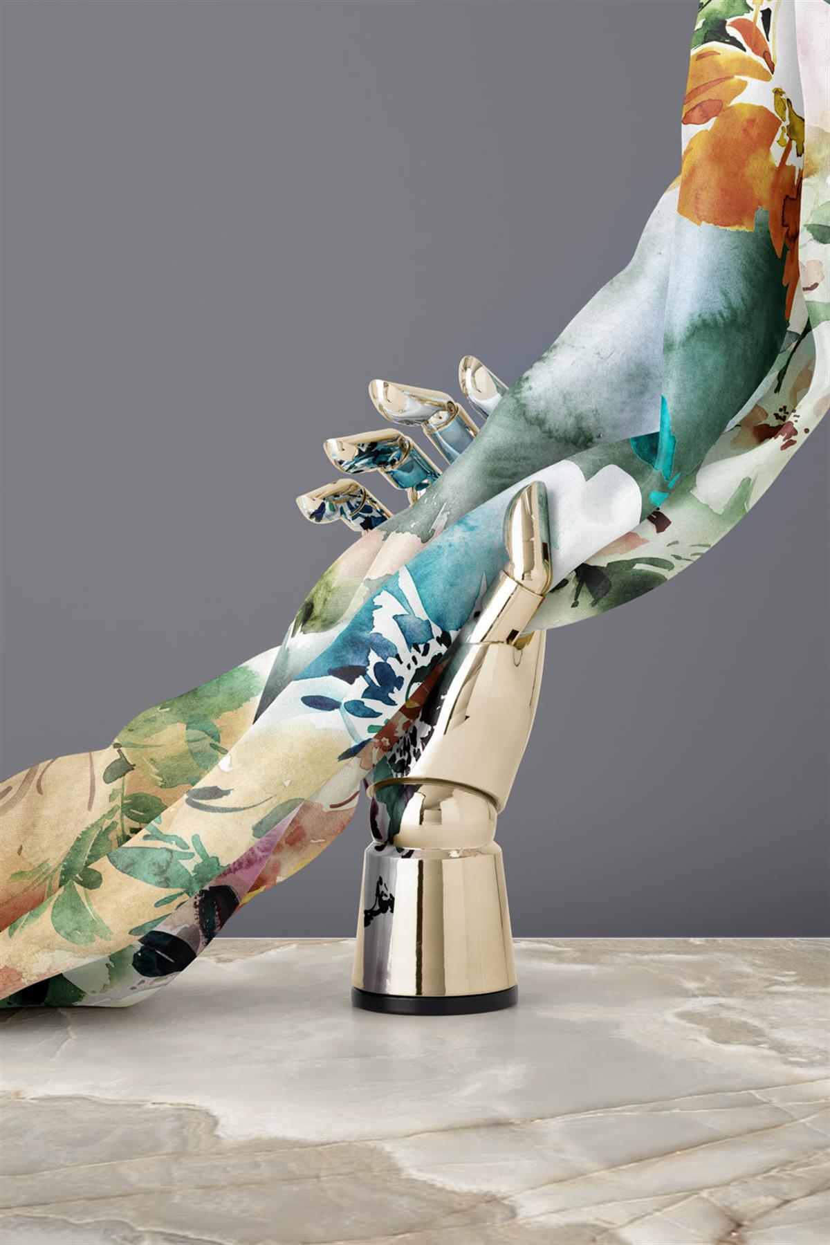 %100 Twill İpek Çiçek  Desenli Zümrüt Yeşili Renkli 90x90 Eşarp Dikim Şekli : El Dikişi