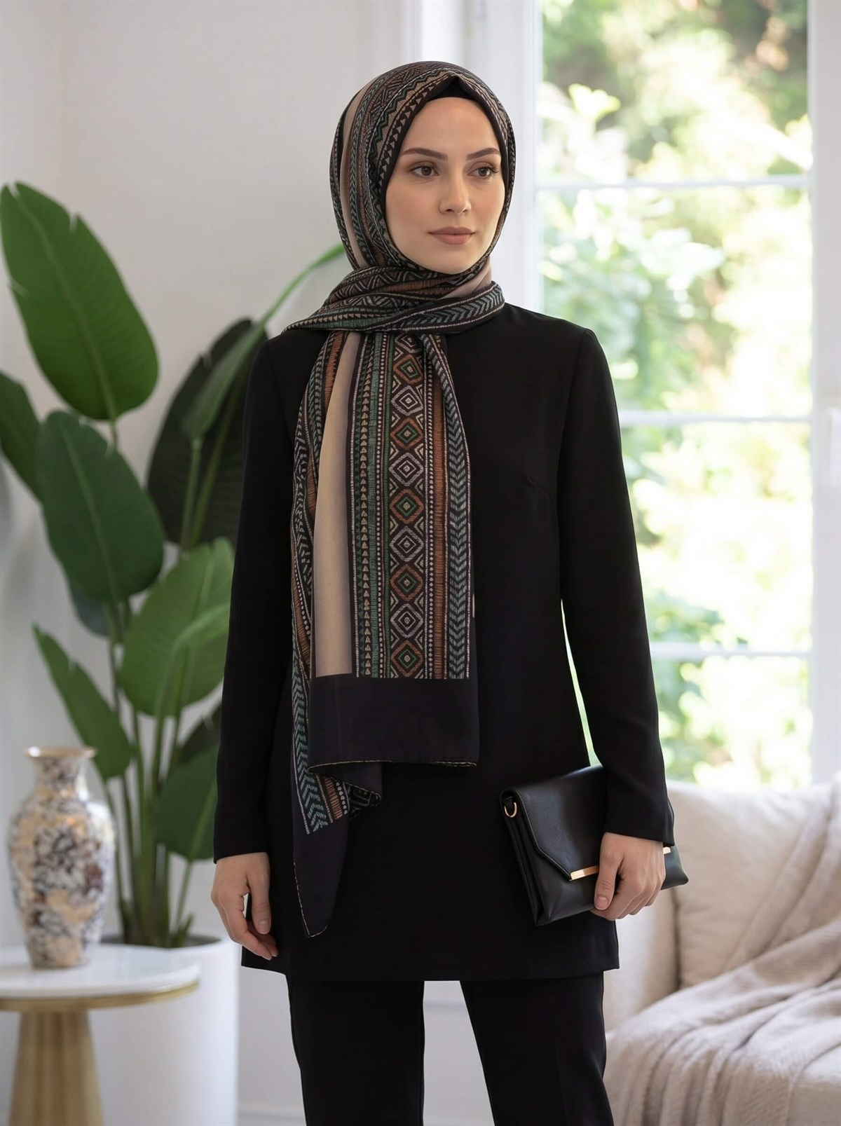 %100 İPEK ETNİK DESENLİ BEJ - SİYAH RENKLİ ŞAL