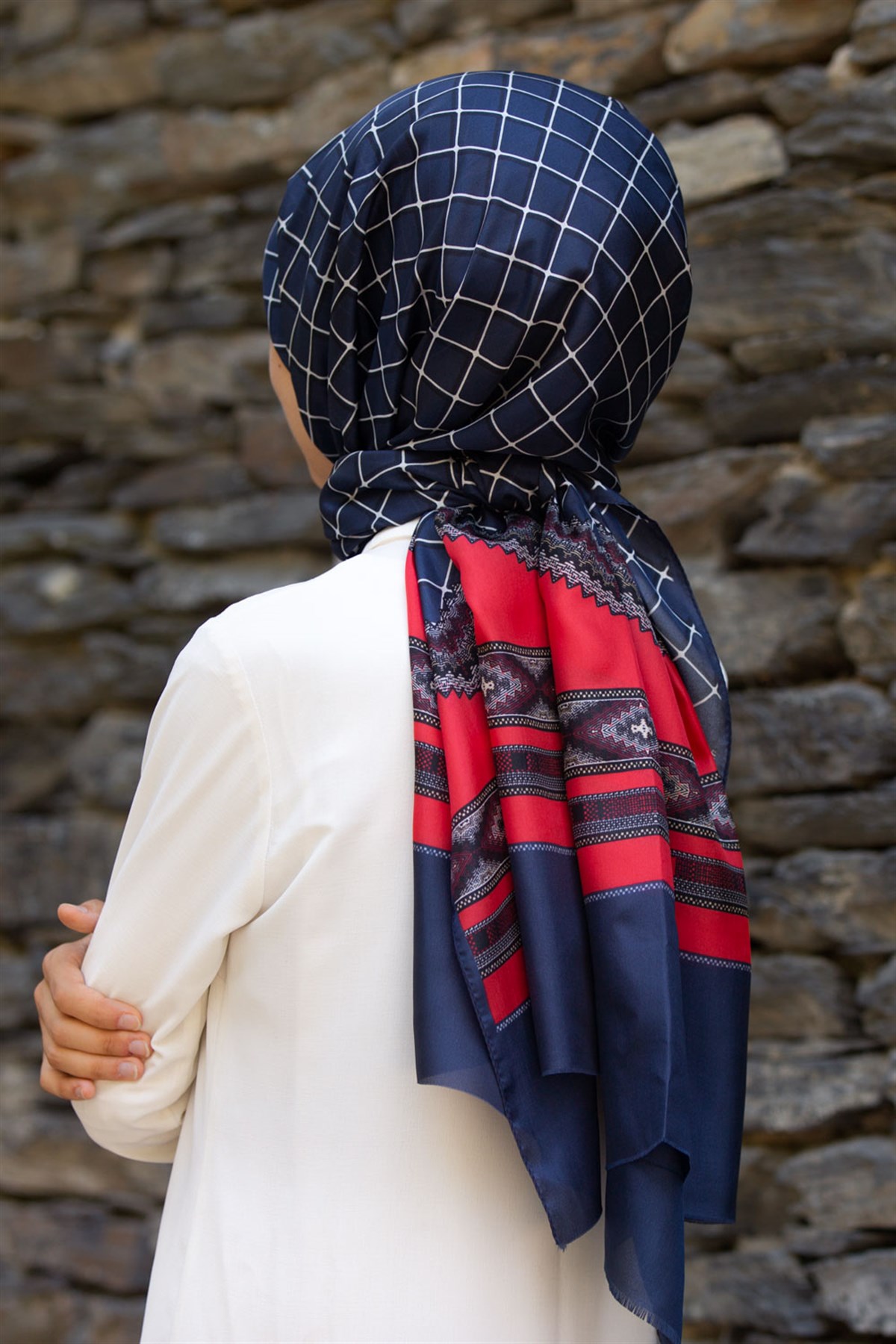 %100 İpek Etnik Desenli Kırmızı - Lacivert Renkli 92x210 Şal