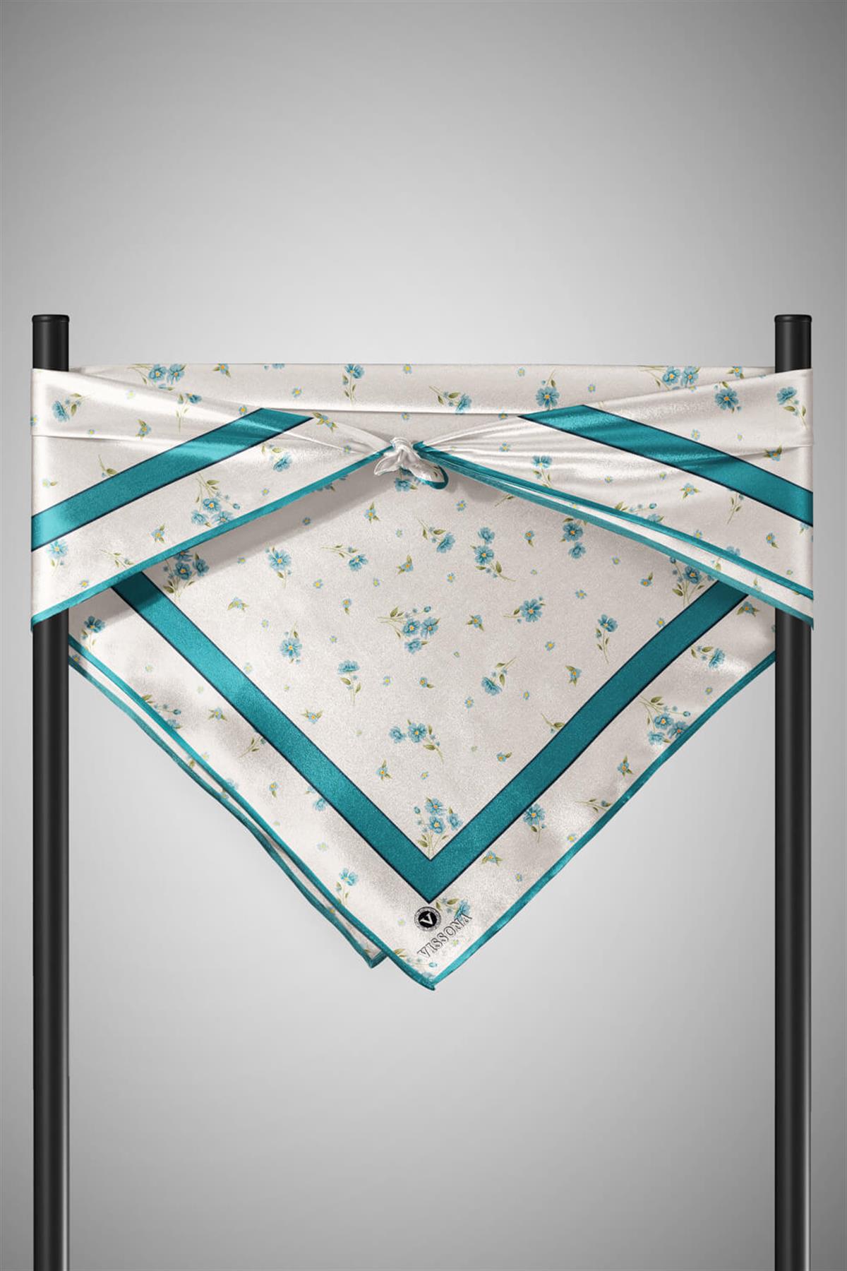 100% Twill İpek Bordürlü Çıtır Çiçek Desenli Petrol Yeşili Renkli 90x90 Dikim Şekli : El Dikişi Eşarp