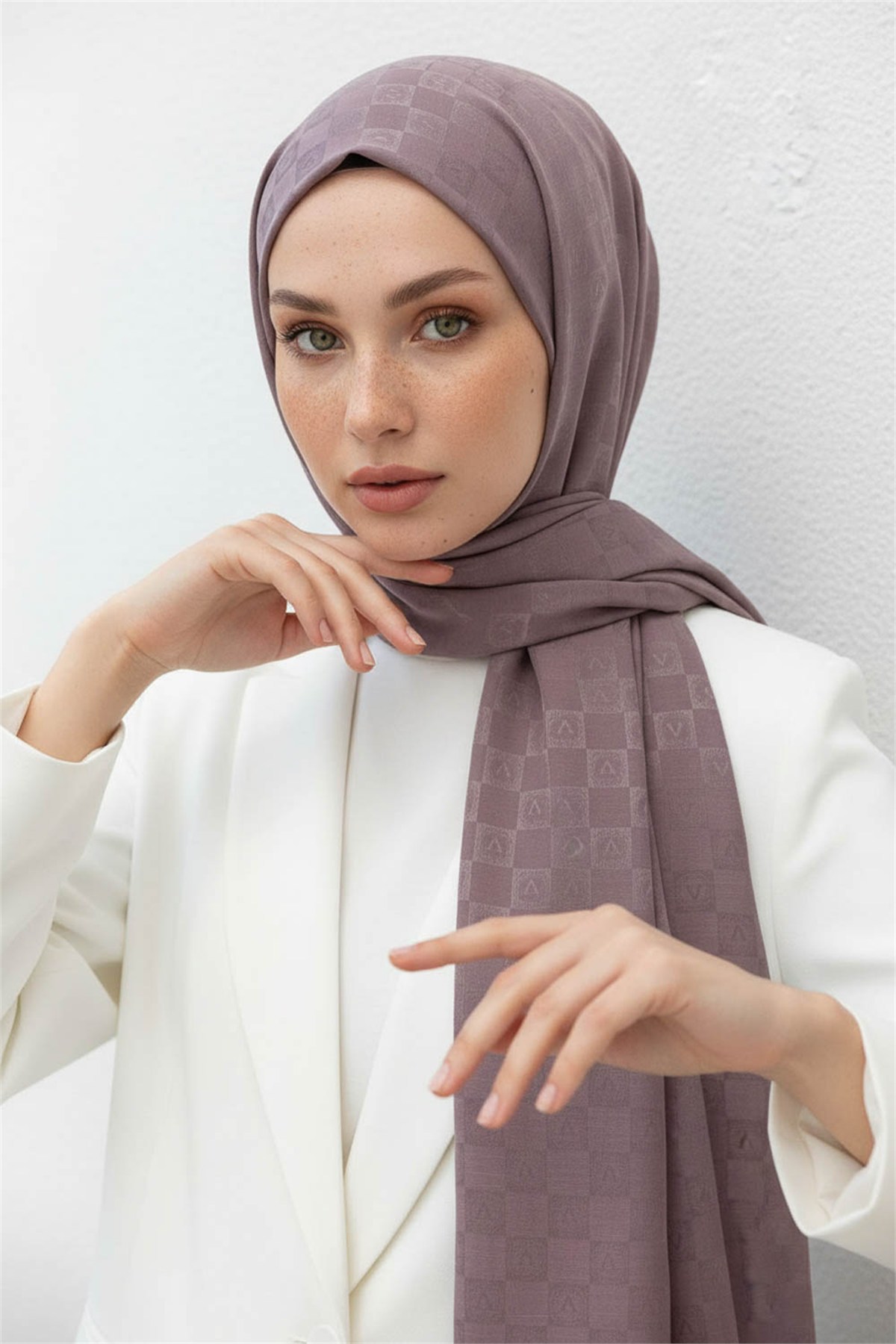 Vissona %57 İPEK %43 PAMUK Monogram Desenli Gül Kurusu Renkli Şal -  70x190 Dikiş Tipi İtalyan Dikişli
