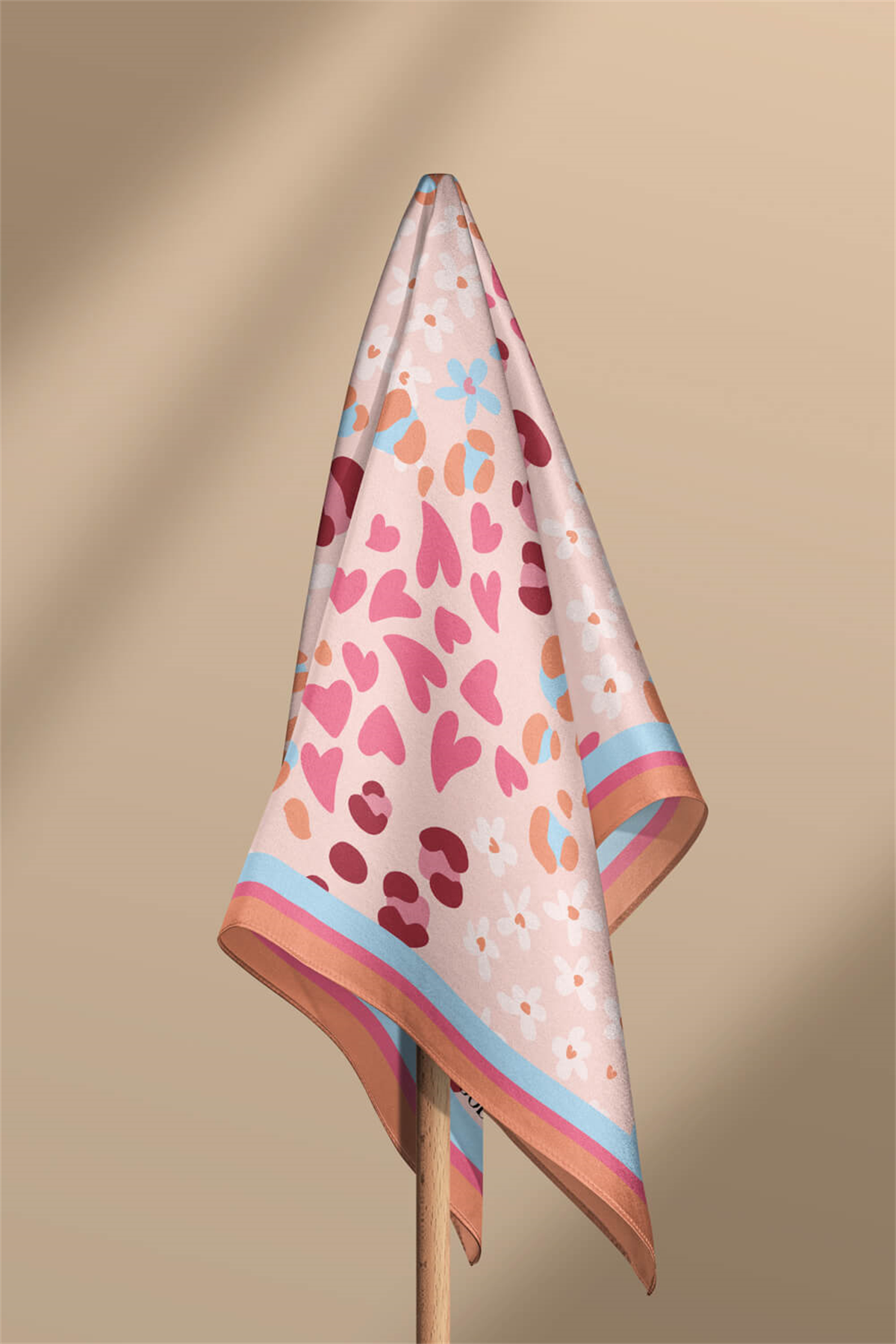 G64 Modabutik Kalpli Leopar Desenli Bandana