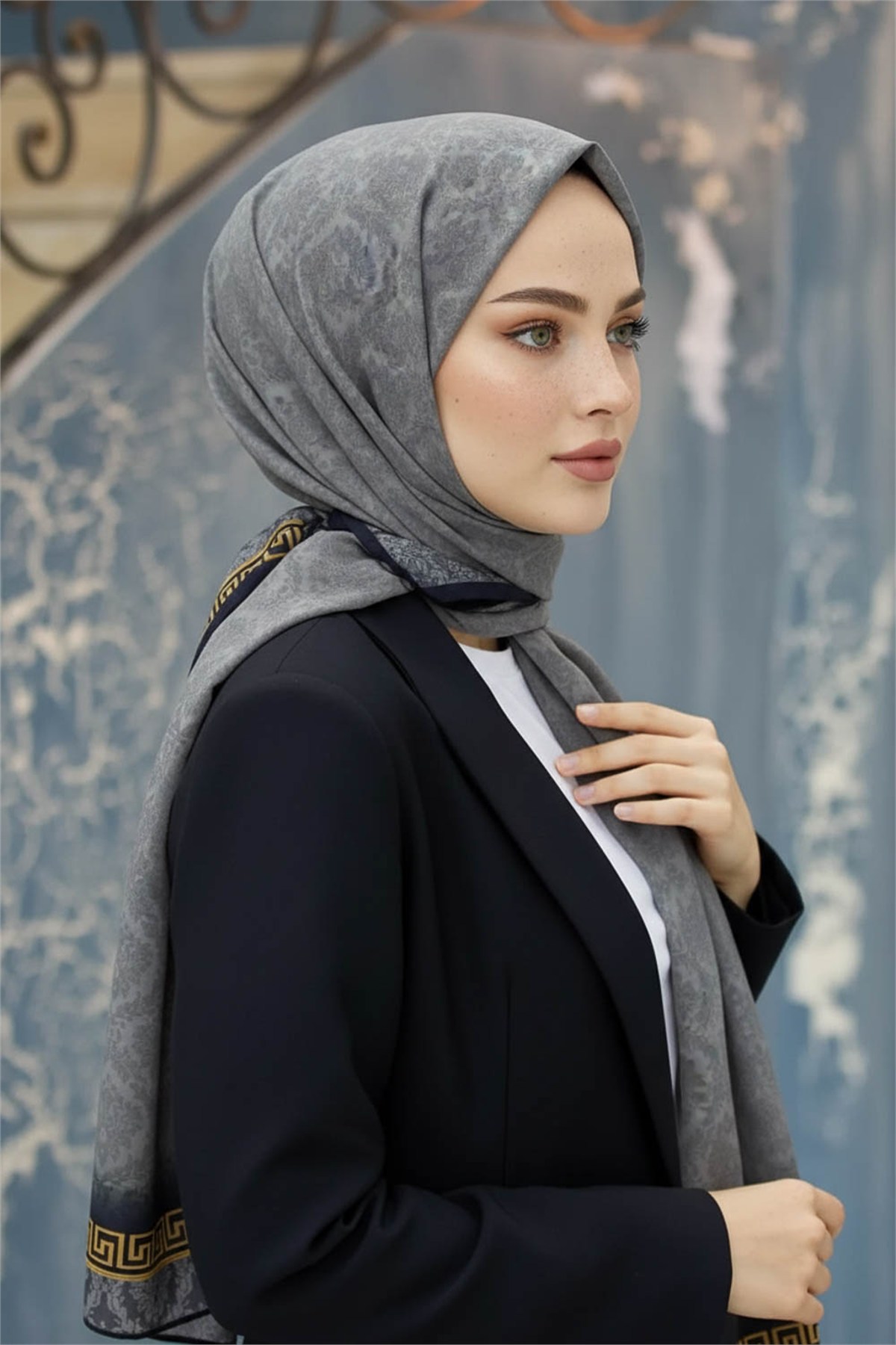 KREP GOLD DETAYLI BAROK DESENLİ GRİ RENKLİ 75X195 KIRIŞMAZ ŞAL
