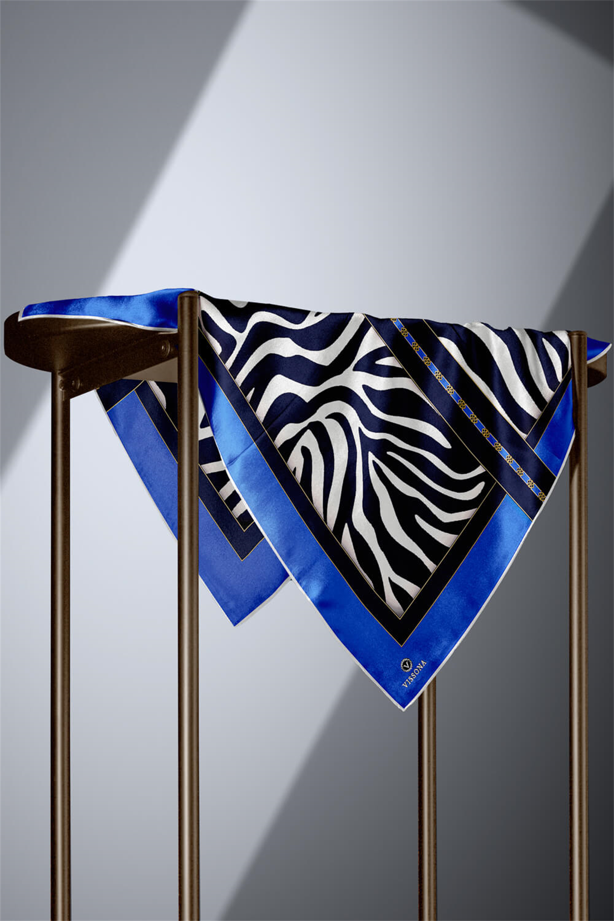 %100 Twill İpek Zebra Desenli Saks - Lacivert  Renkli 90x90 Eşarp Kenar Dikiş Şekli El Dikişli