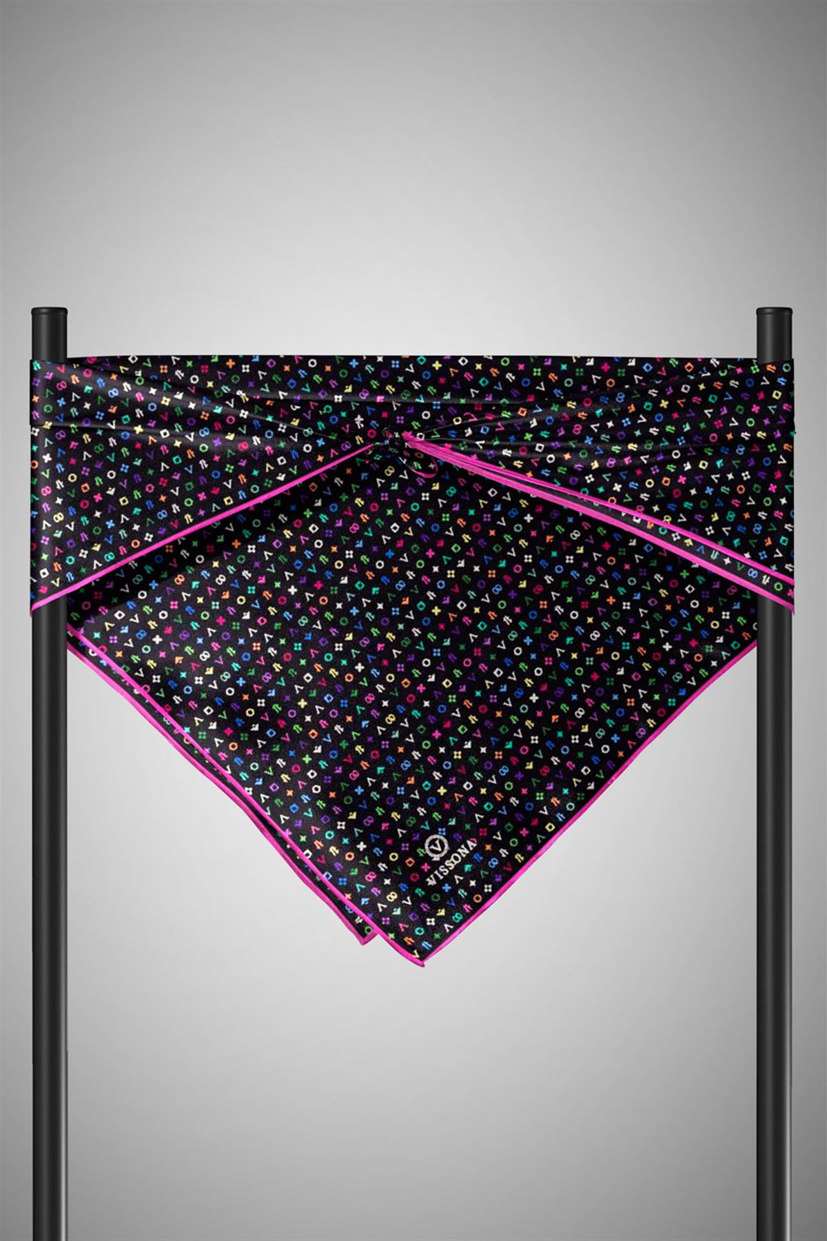 %100 Twill İpek Çıtır Motif Desenli Siyah - Fuşya Renkli 90x90 Eşarp Dikim Şekli : El Dikişi