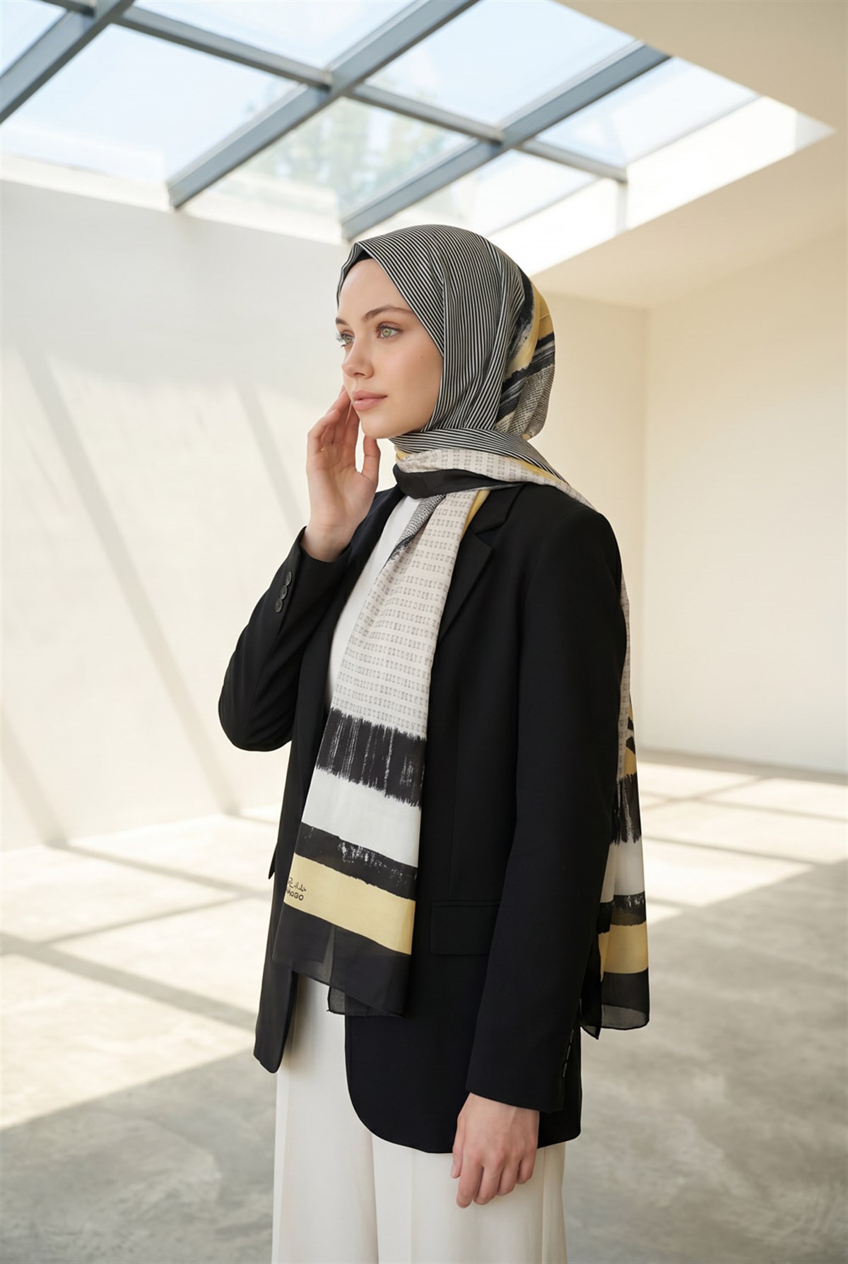 %100 Saf İpek Şal İnce Saten Vual Dokuma Patchwork Desenli Siyah - Sarı Renkli 90x210 Şal