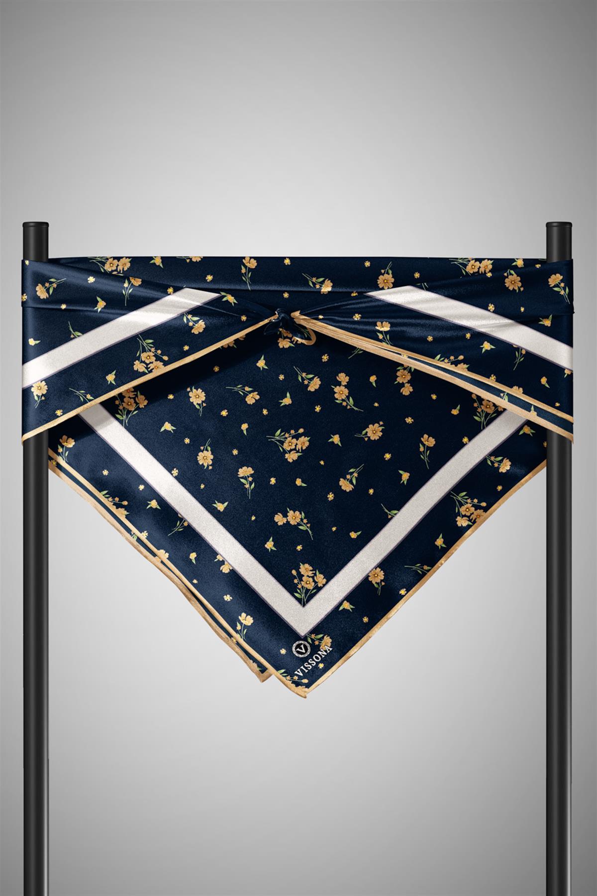 100% Twill İpek Bordürlü Çıtır Çiçek Desenli Lacivert - Gold Renkli 90x90 Dikim Şekli : El Dikişi Eşarp