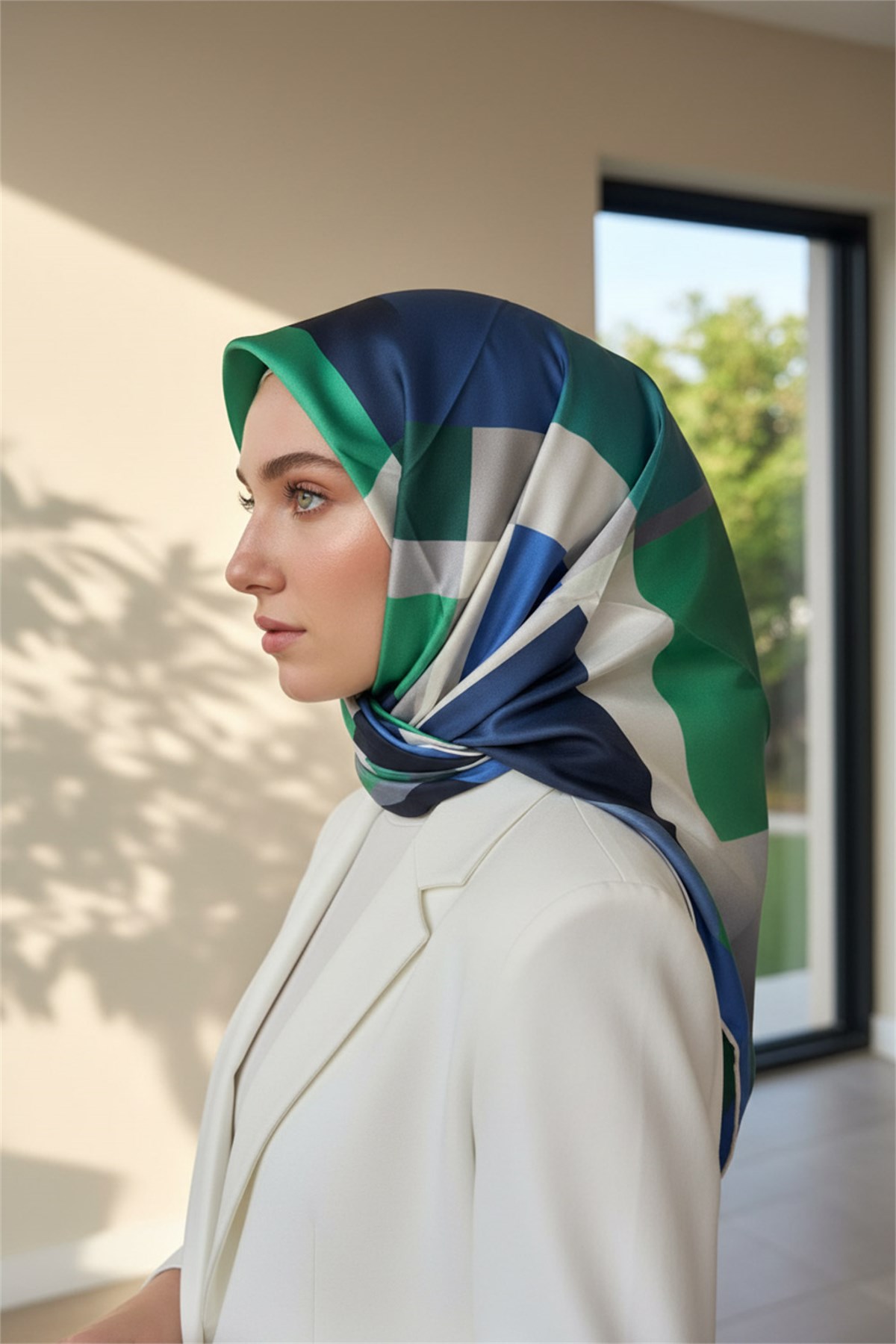 %100 Twill İpek Eşarp 90x90 Zümrüt Yeşili Saks Geometrik Desenli El Dikişli Kadın Eşarp