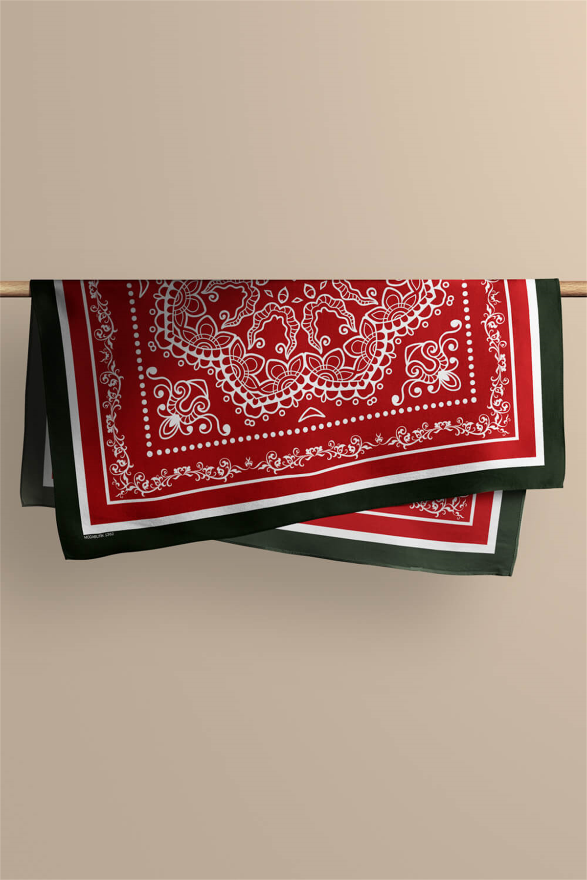 Kadın Kırmızı Şal Desenli 50x50 Bandana HYL DG01362-22