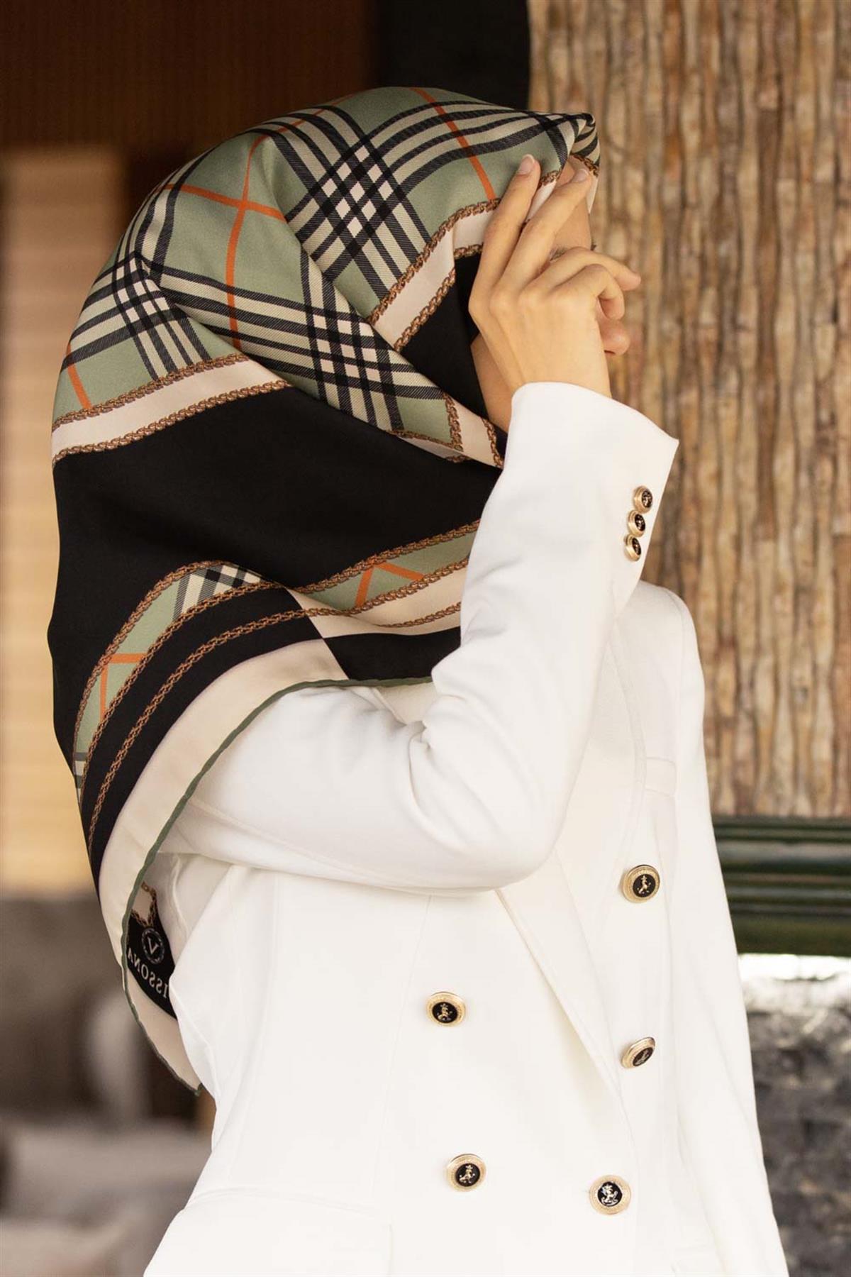 %100 Twill İpek Ekose Desenli Çağla Yeşili Renkli 90x90 Eşarp Dikim Şekli : El Dikişi