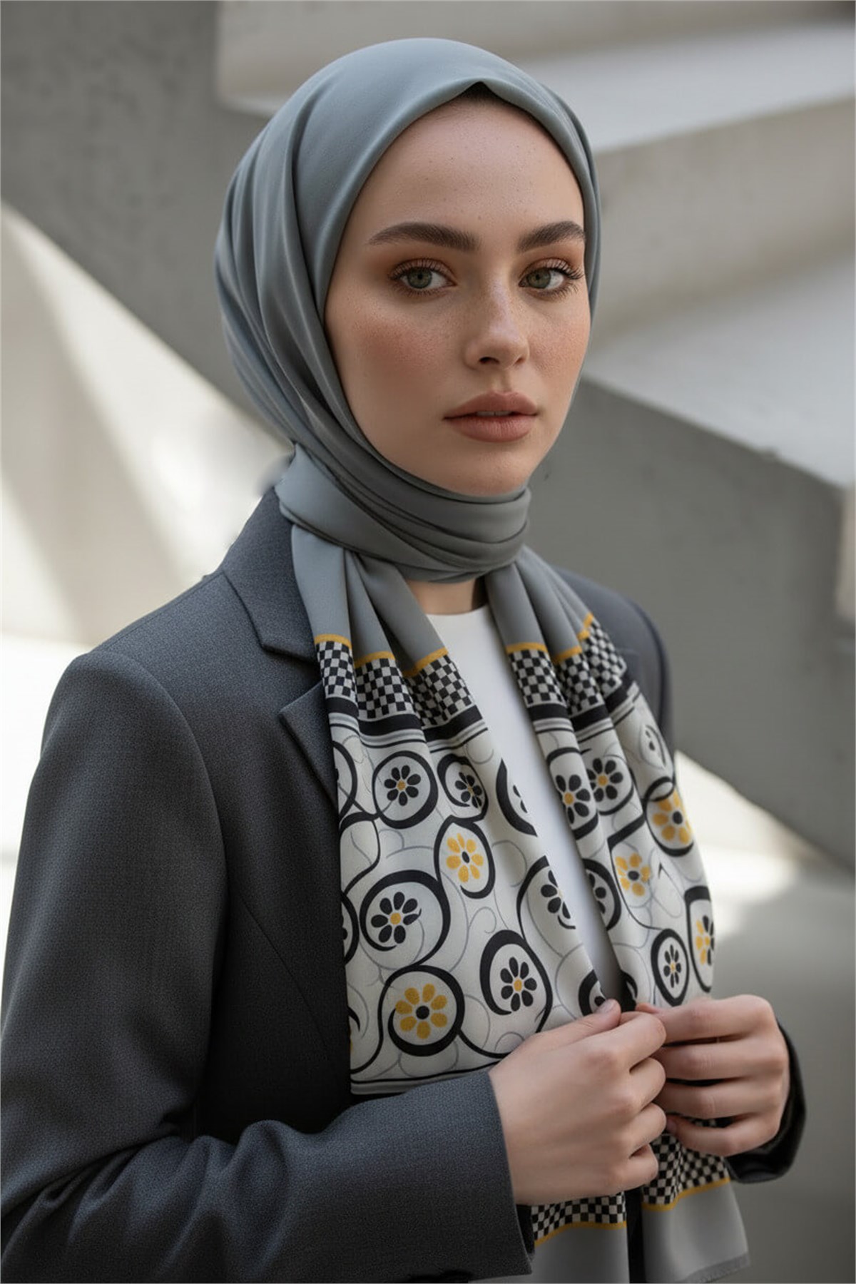 KREP KENAR MOTİFİ ÇİÇEK DESENLİ GÜMÜŞ RENKLİ 75X195 KIRIŞMAZ ŞAL
