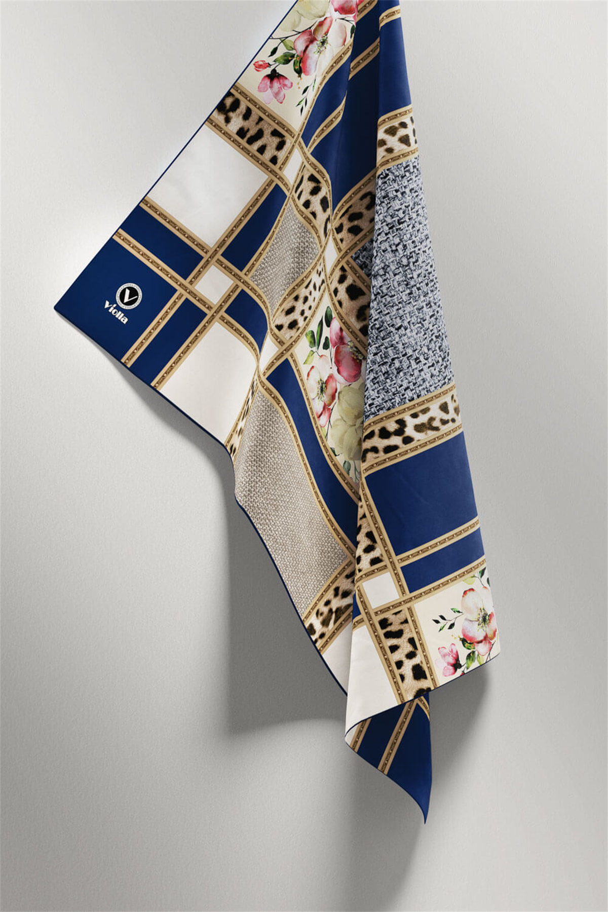 Twill Leopar ve Çiçek Desenli Lacivert - Krem Renkli 90x90 Eşarp (İpek İçermez) Dikim Şekli : El Dikişi