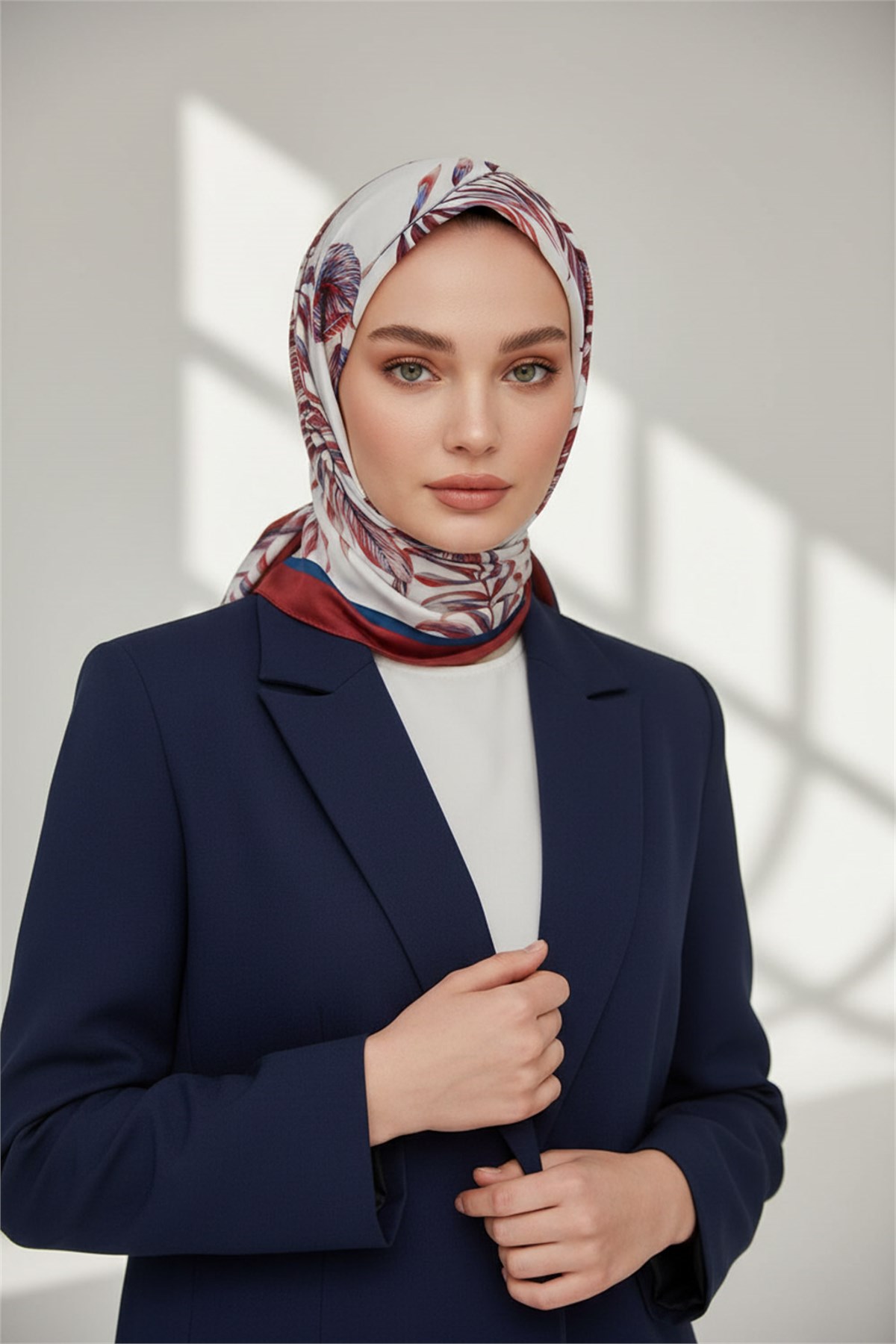 KREP YAPRAK DESENLİ KIRMIZI - İNDİGO RENKLİ 75X195 KIRIŞMAZ ŞAL